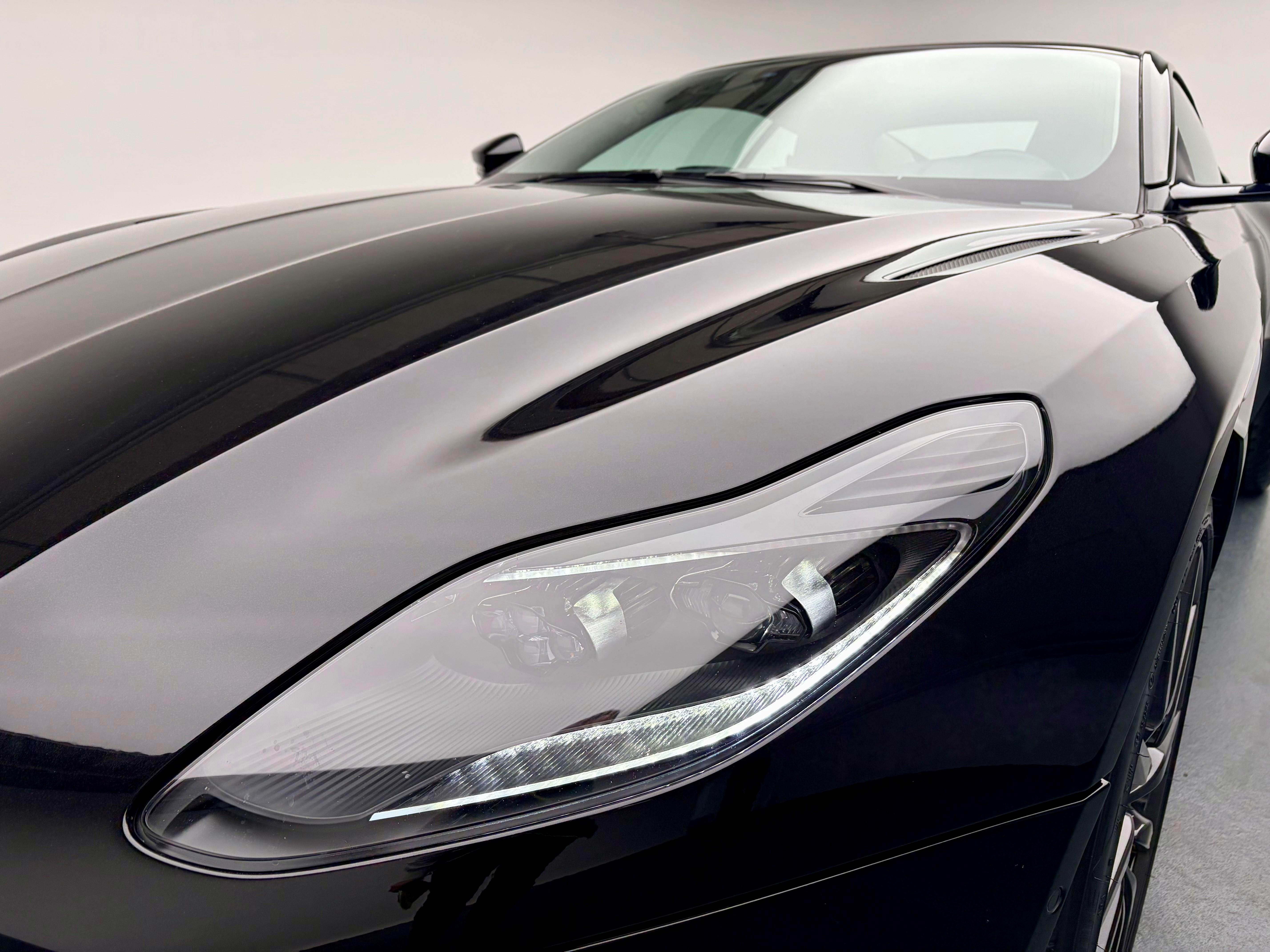 Aston Martin DB11 Coupé 4.0 V8 Bi-Turbo_19