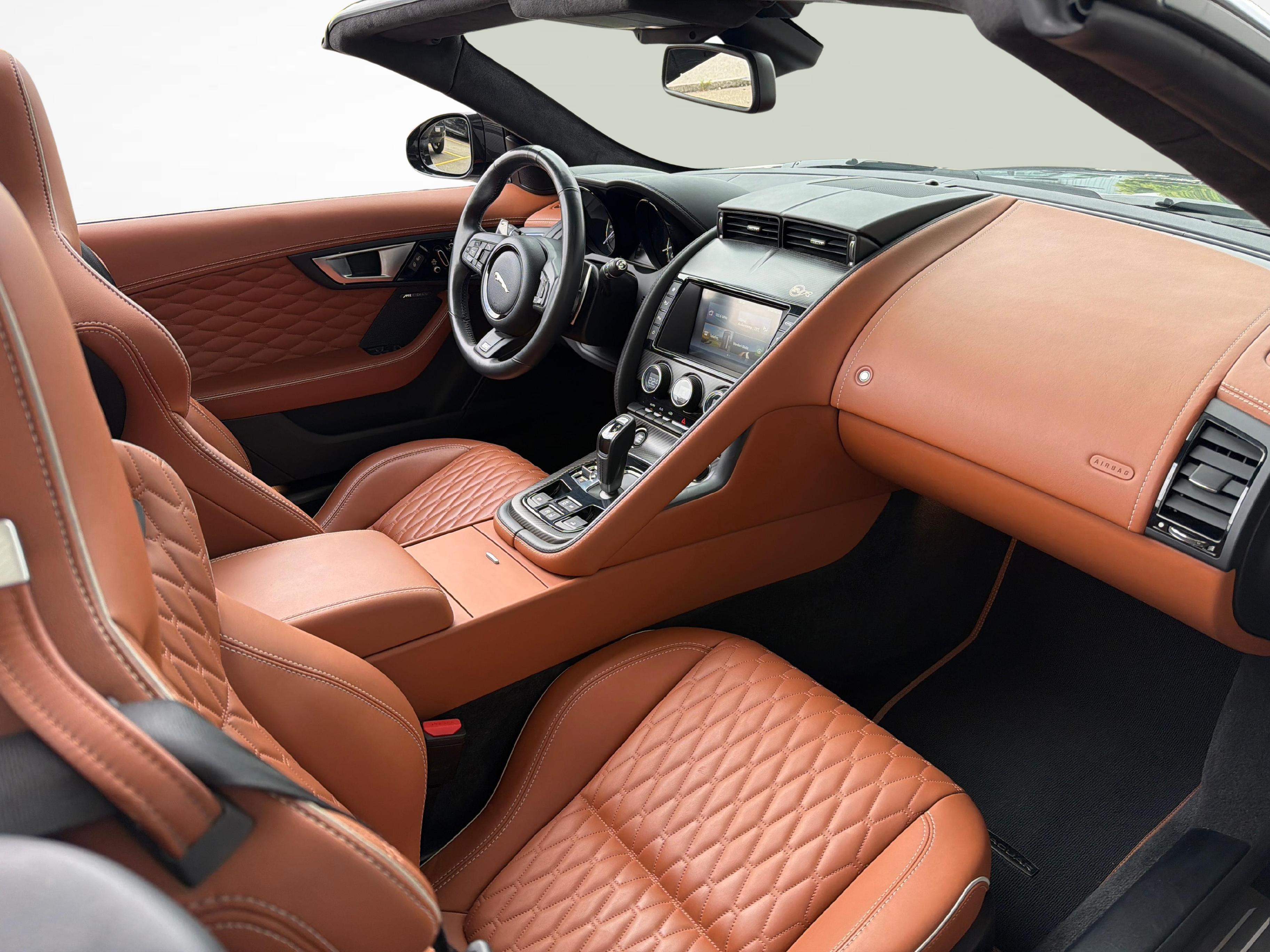 JAGUAR F-Type Convertible 5.0 V8 SVR AWD 575 PS_10