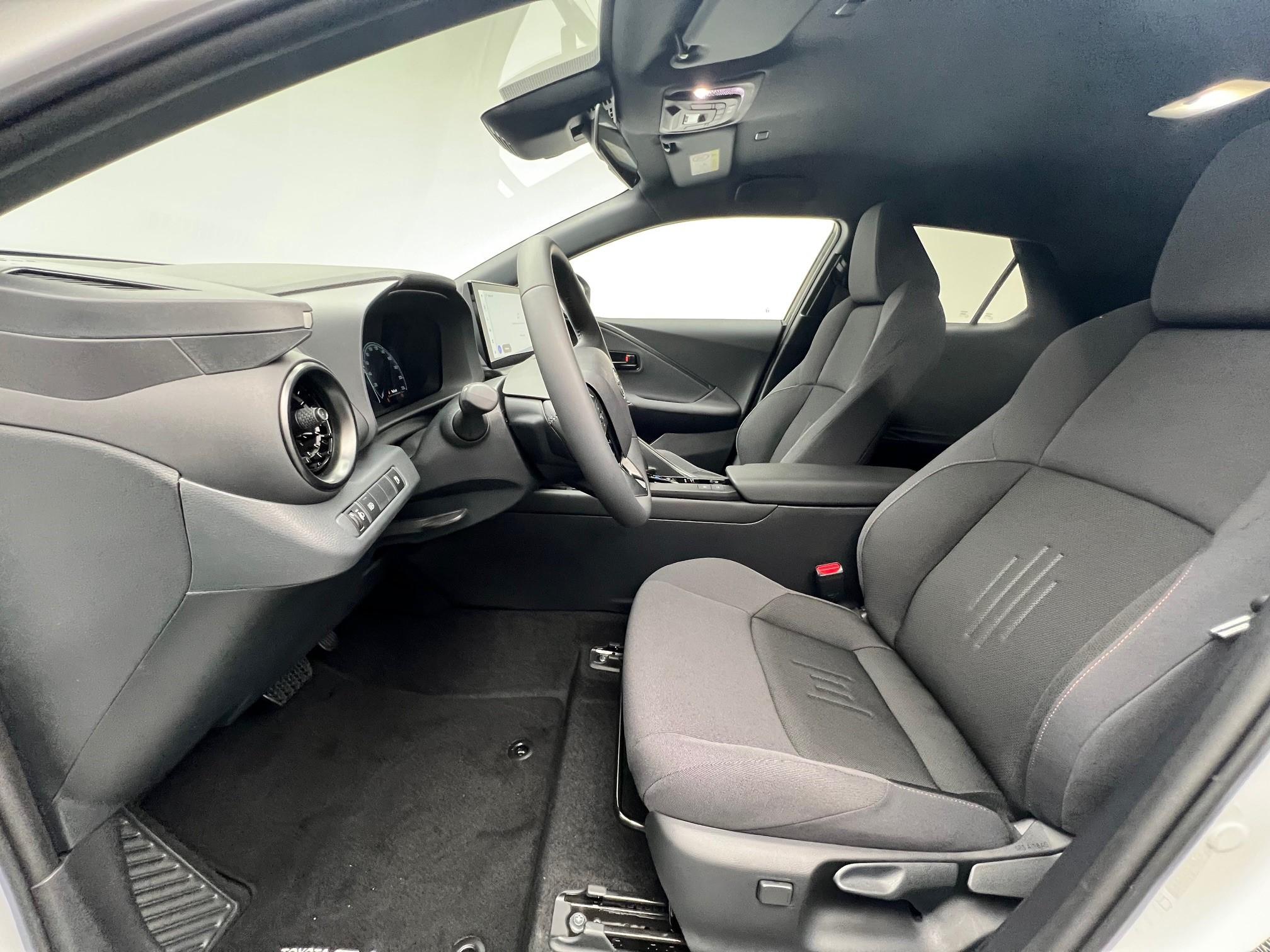 Toyota C-HR 2.0 PHEV Swiss Edition_9