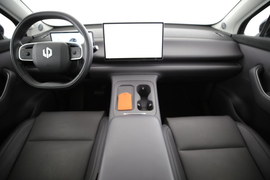 LEAPMOTOR C10 Design_8