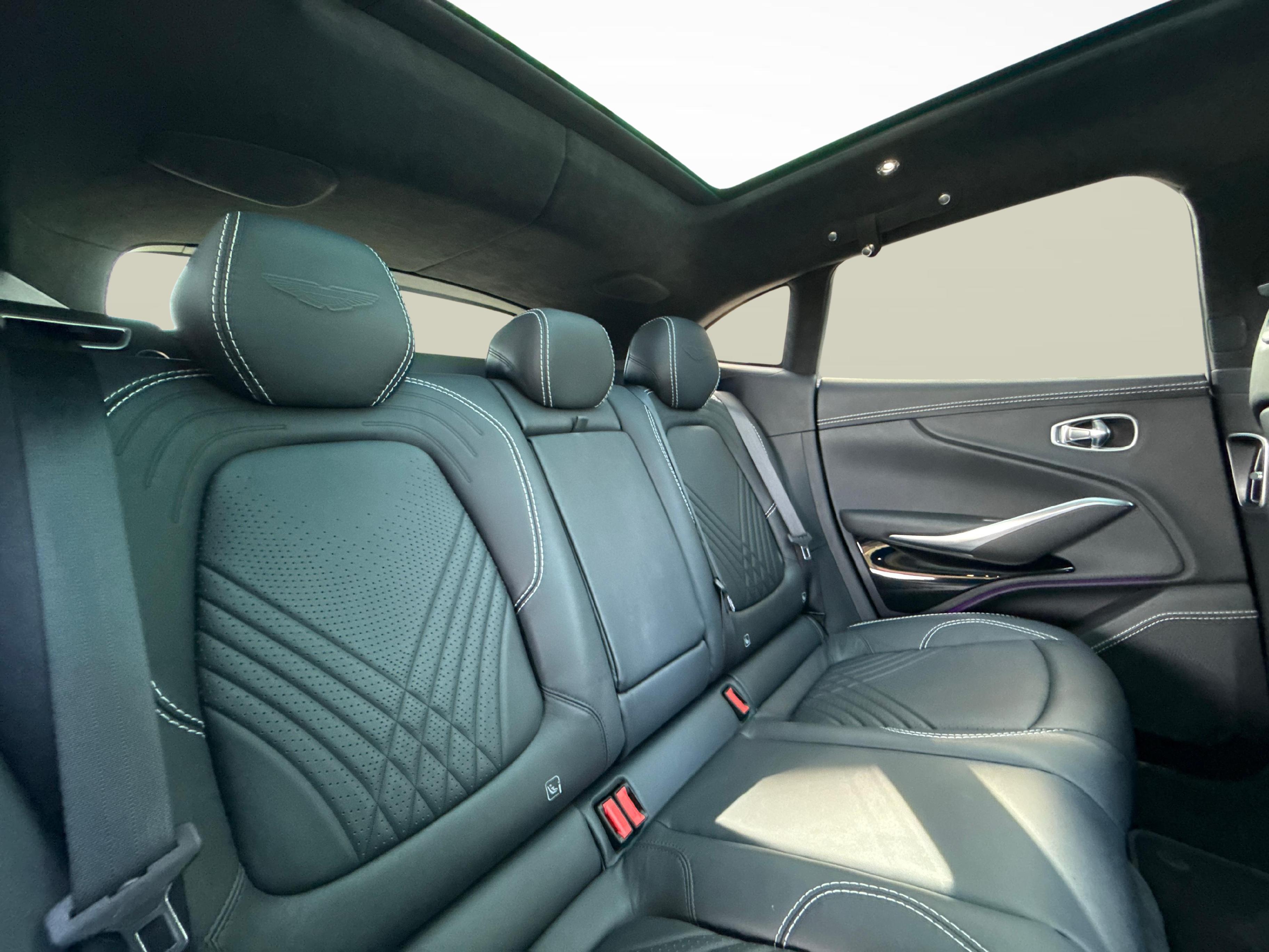 Aston Martin DBX 4.0 V8 Bi-Turbo_11