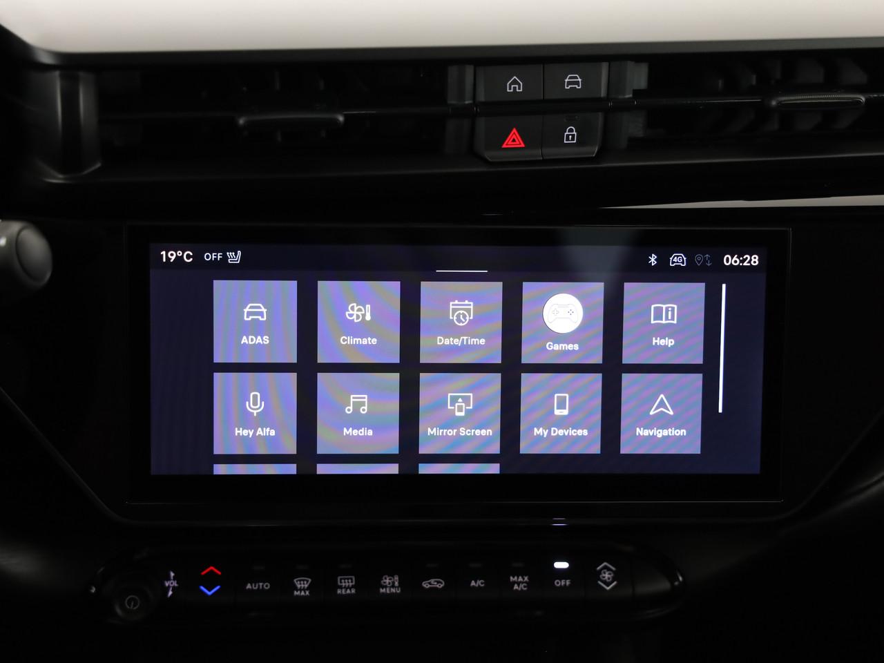 Alfa Romeo Junior 1.2 Ibrida Q4_16