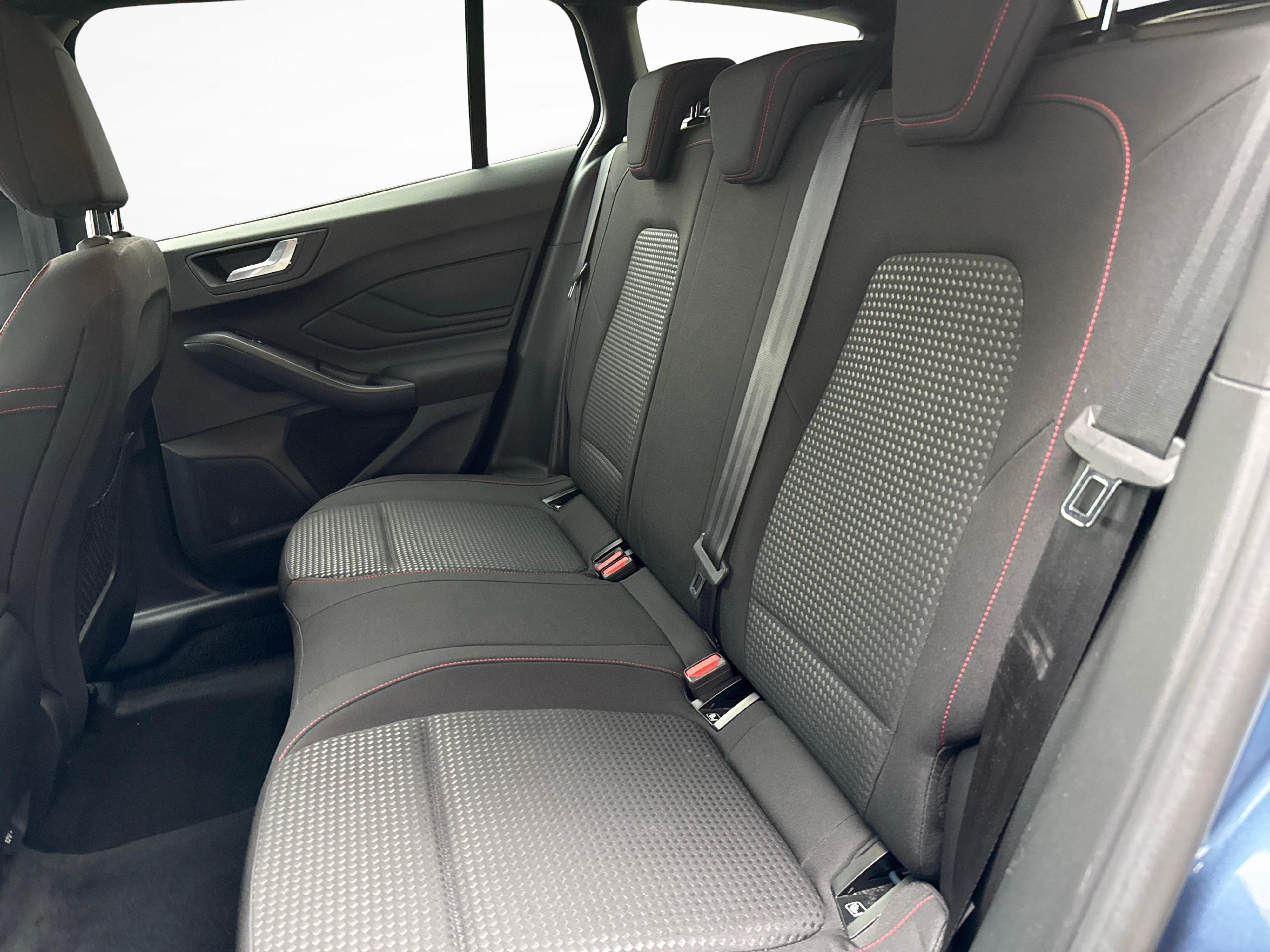 Ford Focus Station Wagon 1.0i EcoB 125 ST-Line_11
