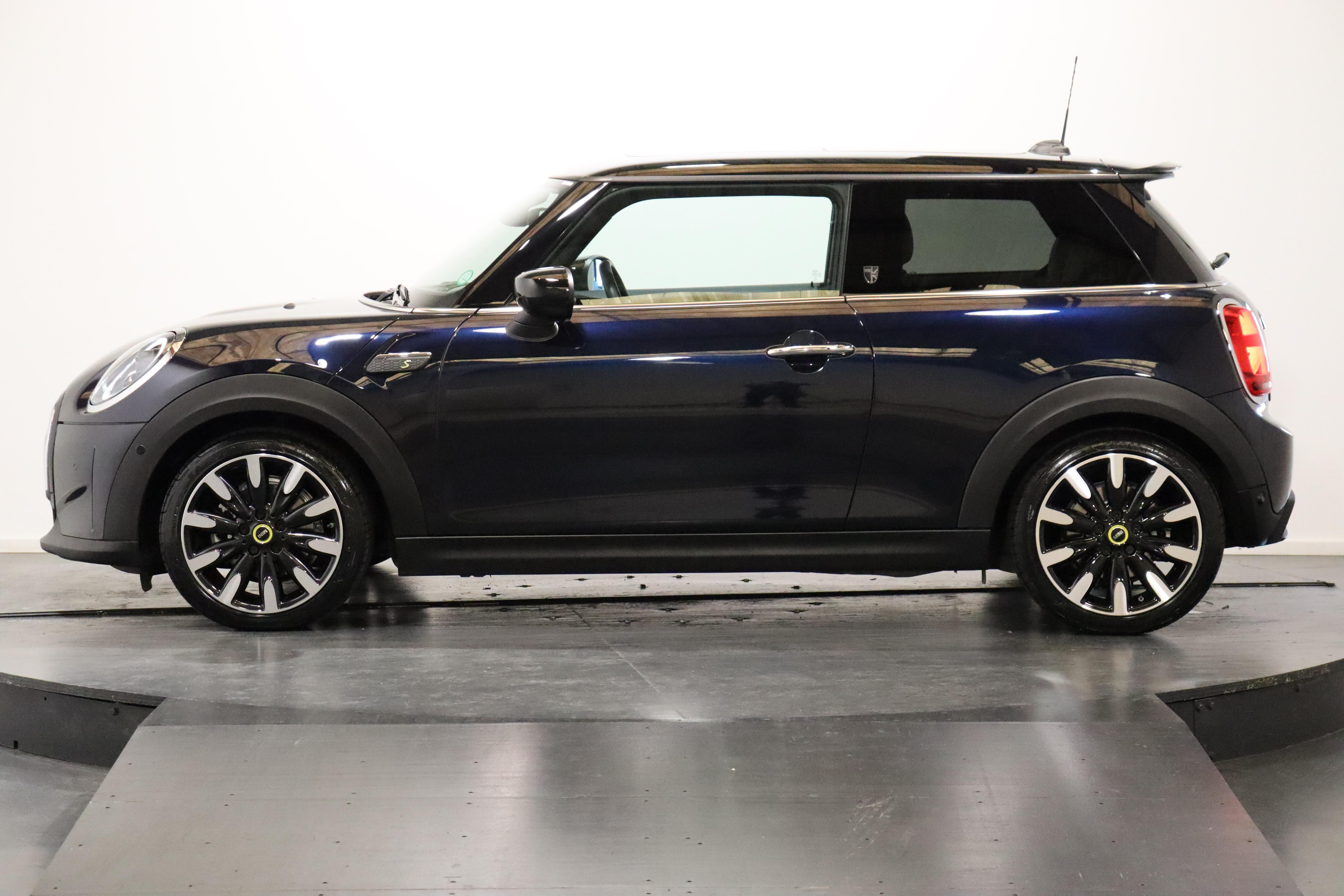 MINI F56 Cooper SE_2