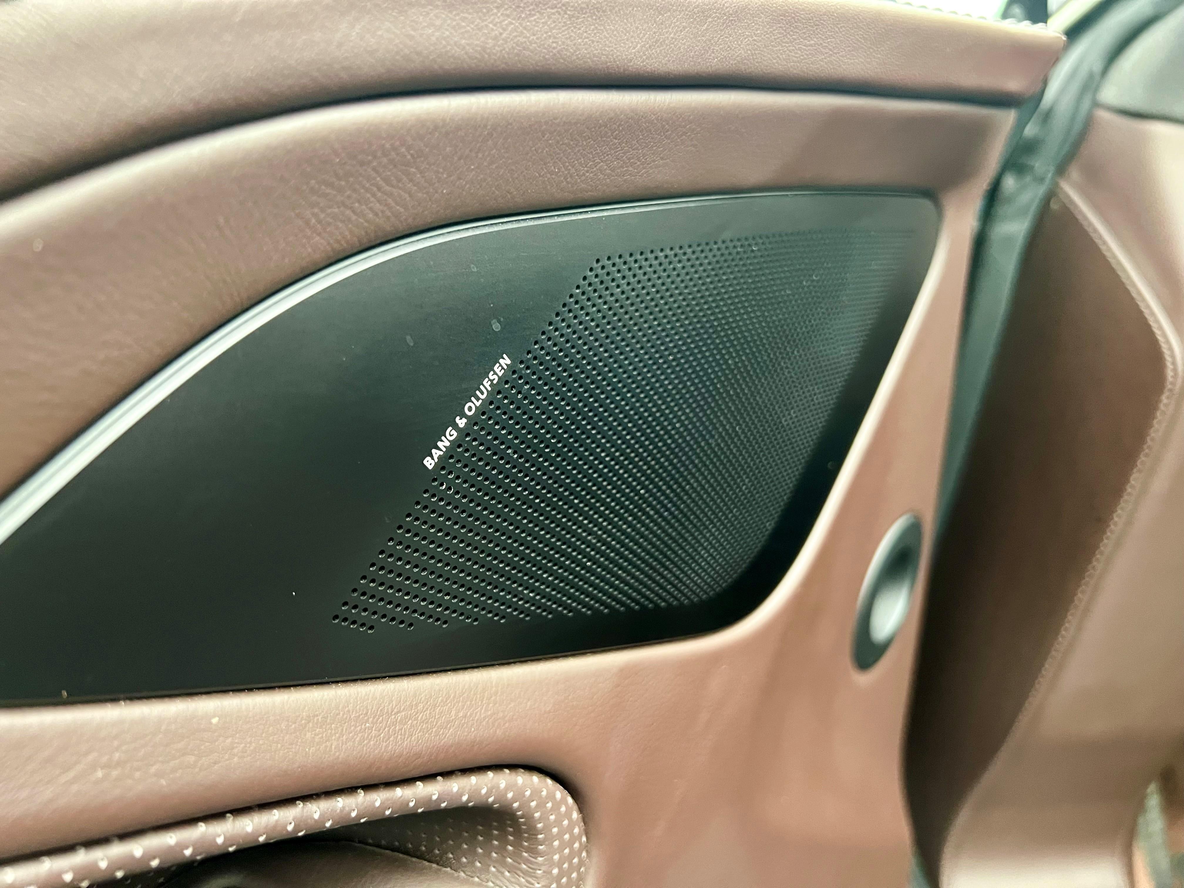 Aston Martin Vanquish 6.0 V12_7