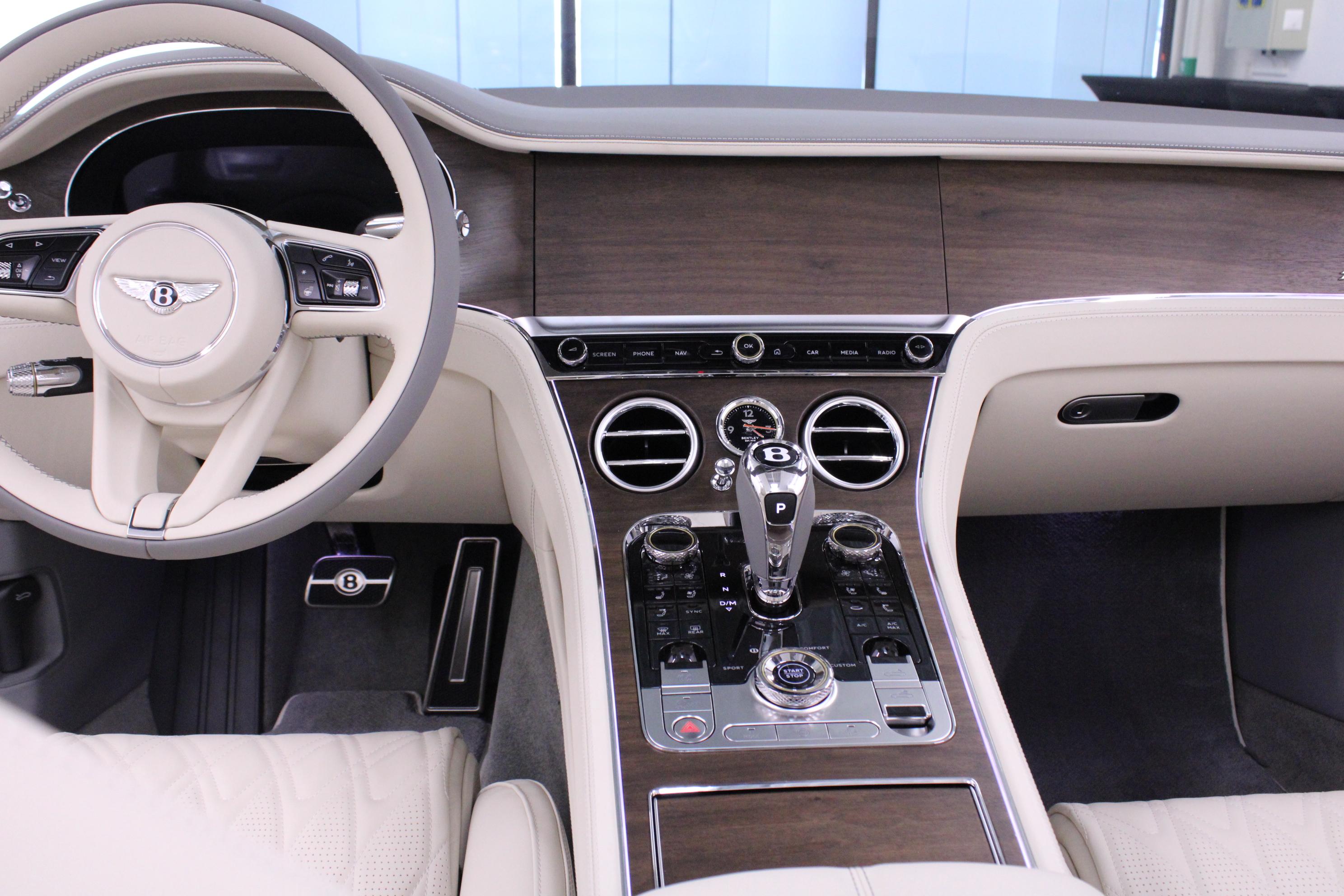 Bentley Continental GTC 4.0 V8 Hybrid Azure_16