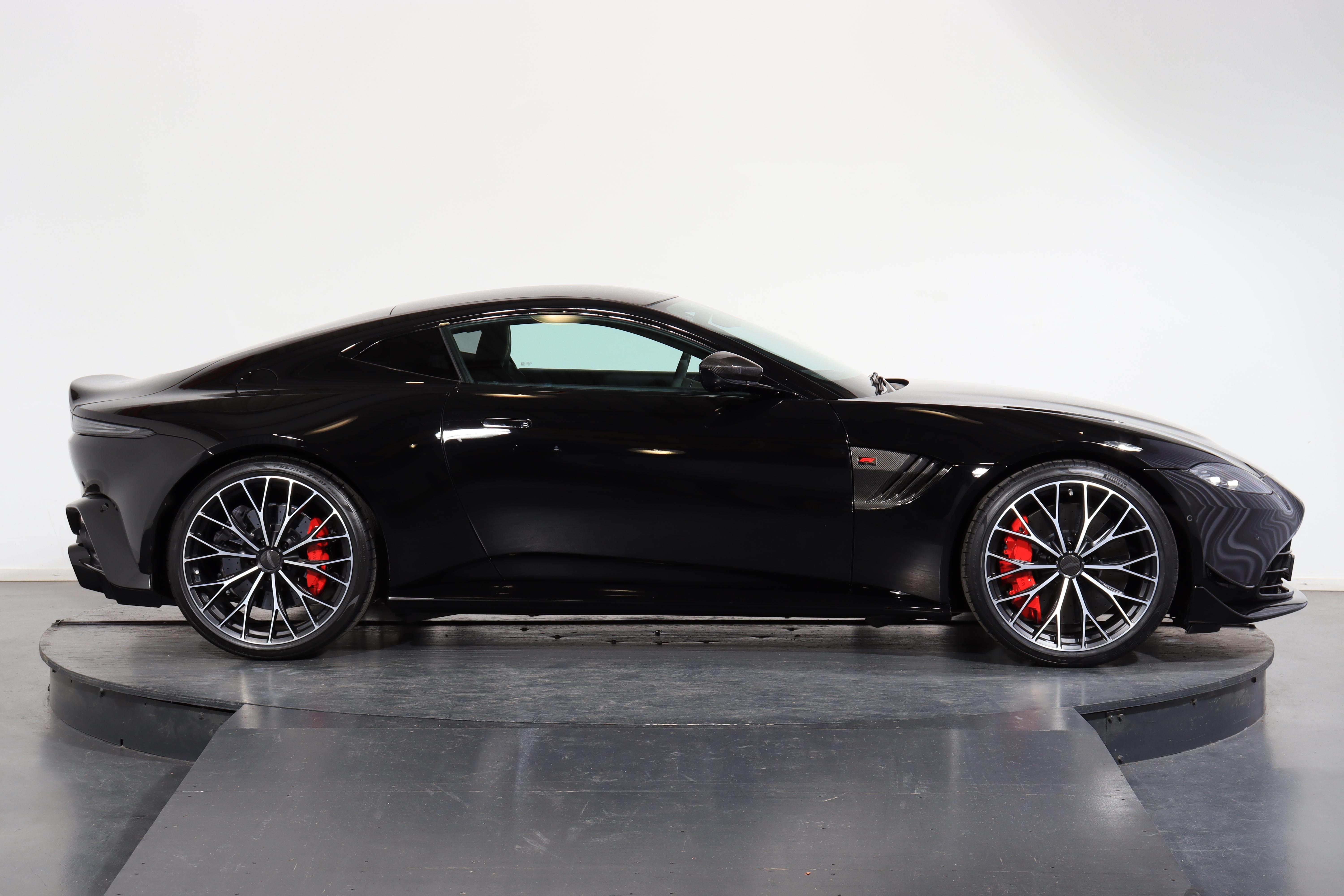 Aston Martin V8 Vantage Coupé 4.0 V8 Bi-Turbo F1_2