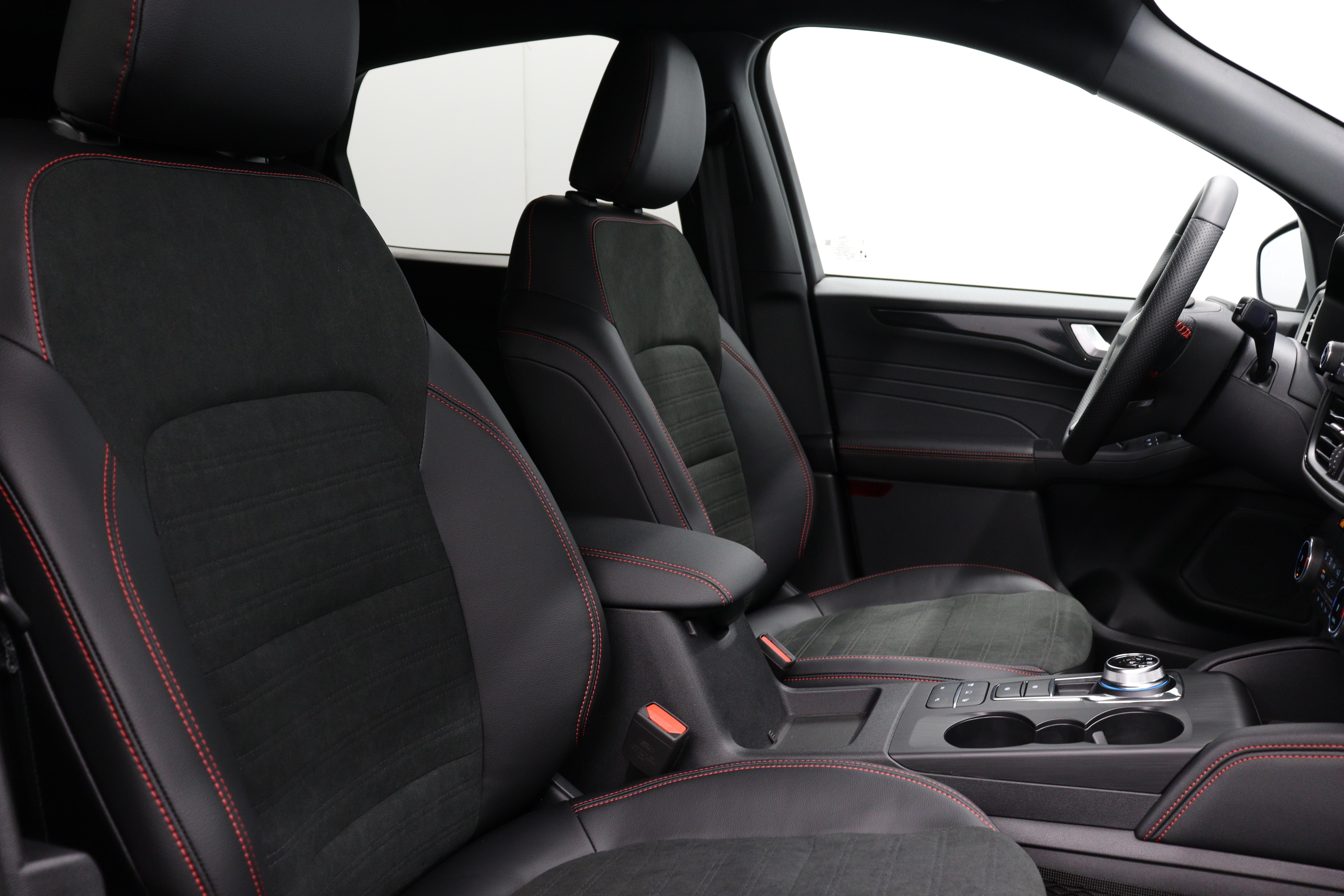 Ford Kuga 2.5 Plug-in Hybrid ST-Line_7