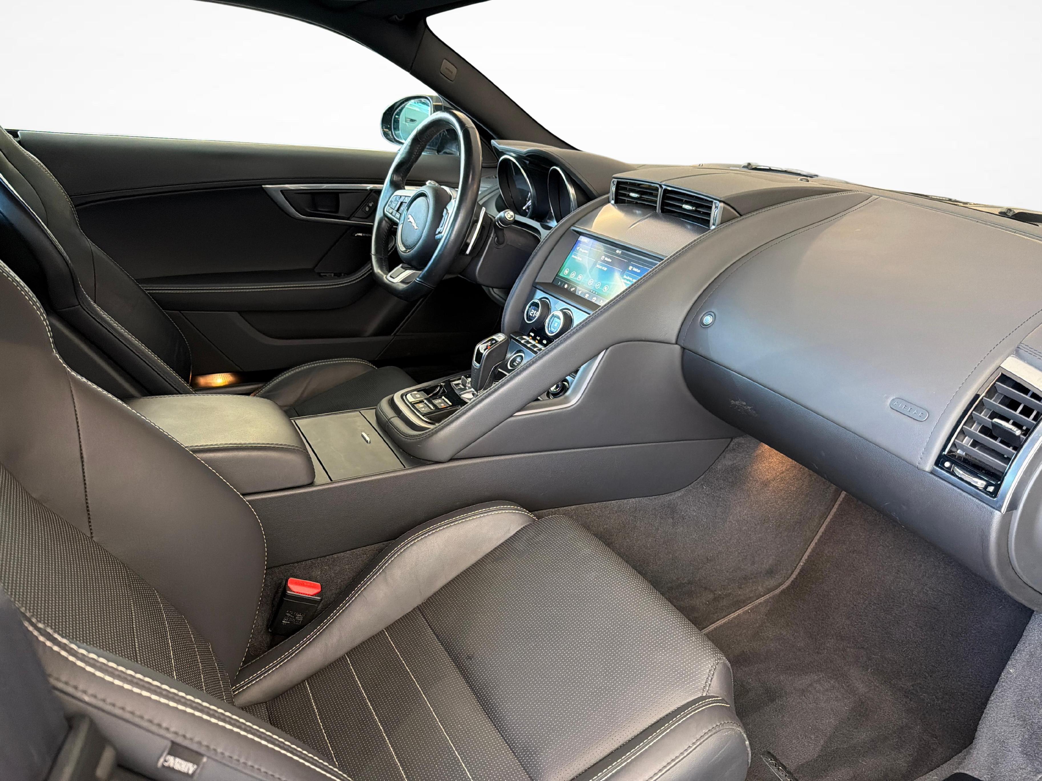JAGUAR F-Type Coupé 3.0 V6 R-Dynamic AWD 380PS Black Beauty_10