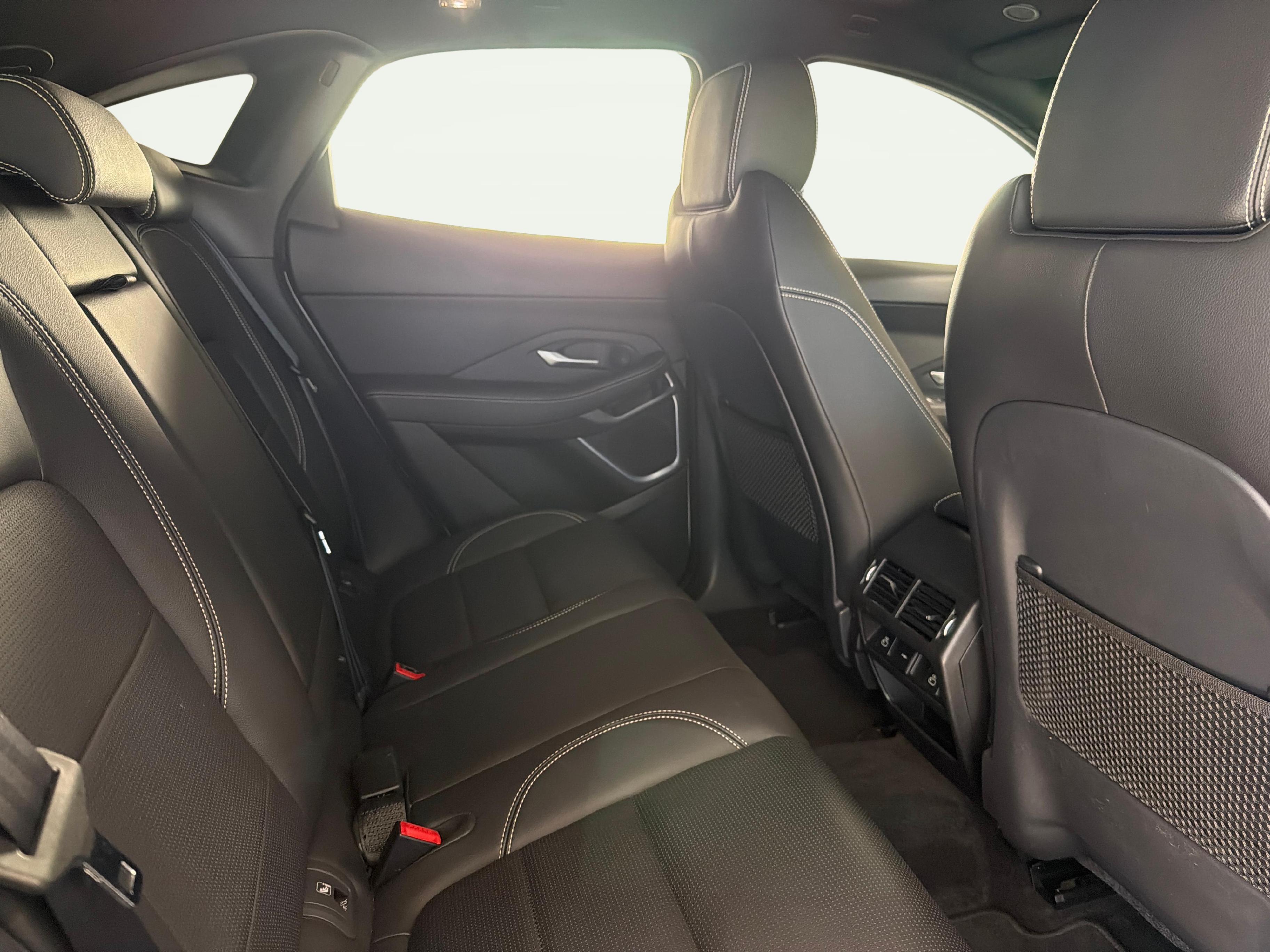 JAGUAR E-Pace 1.5 T 300e R-Dynamic SE AWD Plug In Hybrid_11