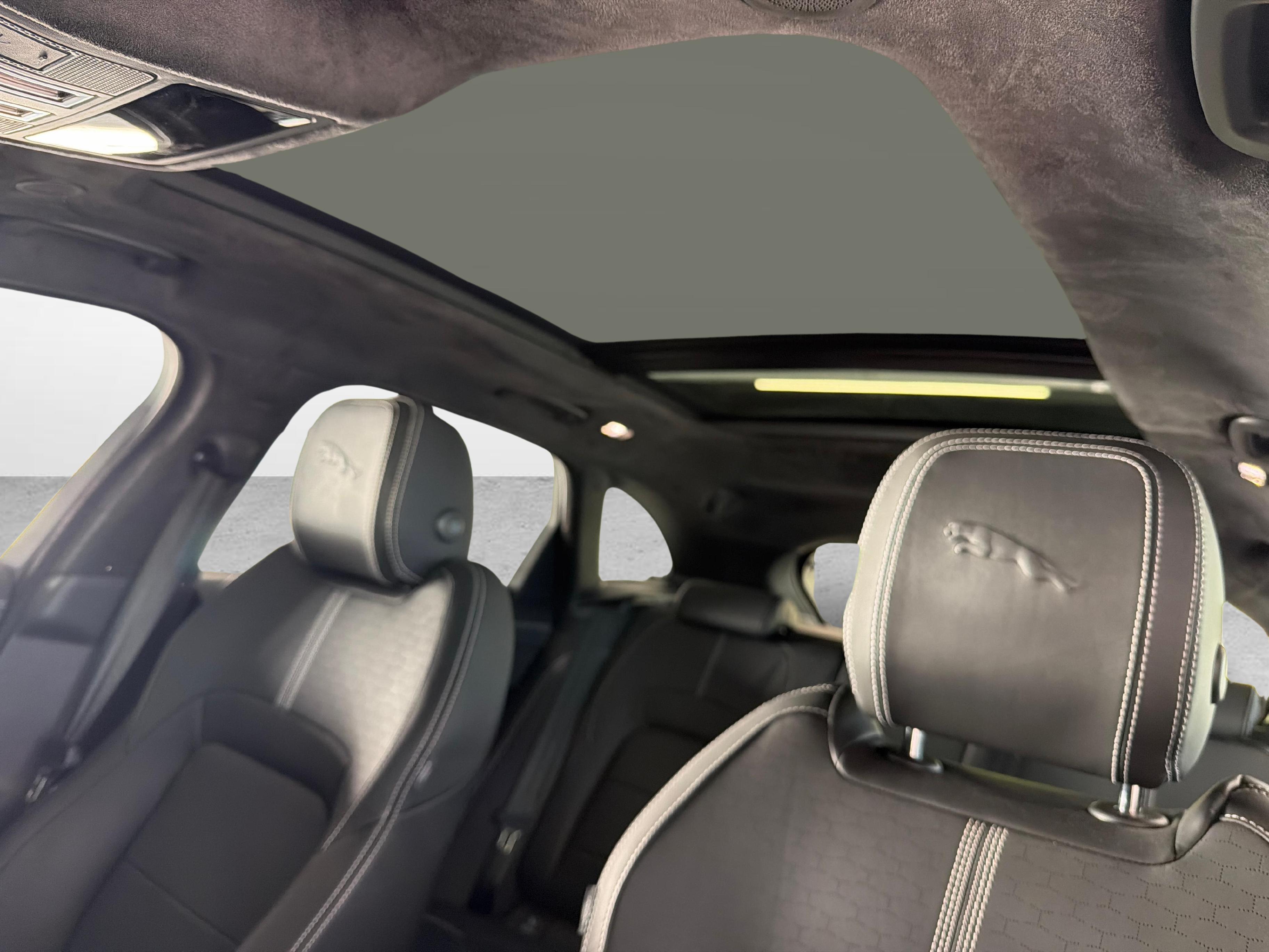 JAGUAR F-Pace 2.0 P400e R-Dynamic HSE AWD Plug In Hybrid 404PS_18