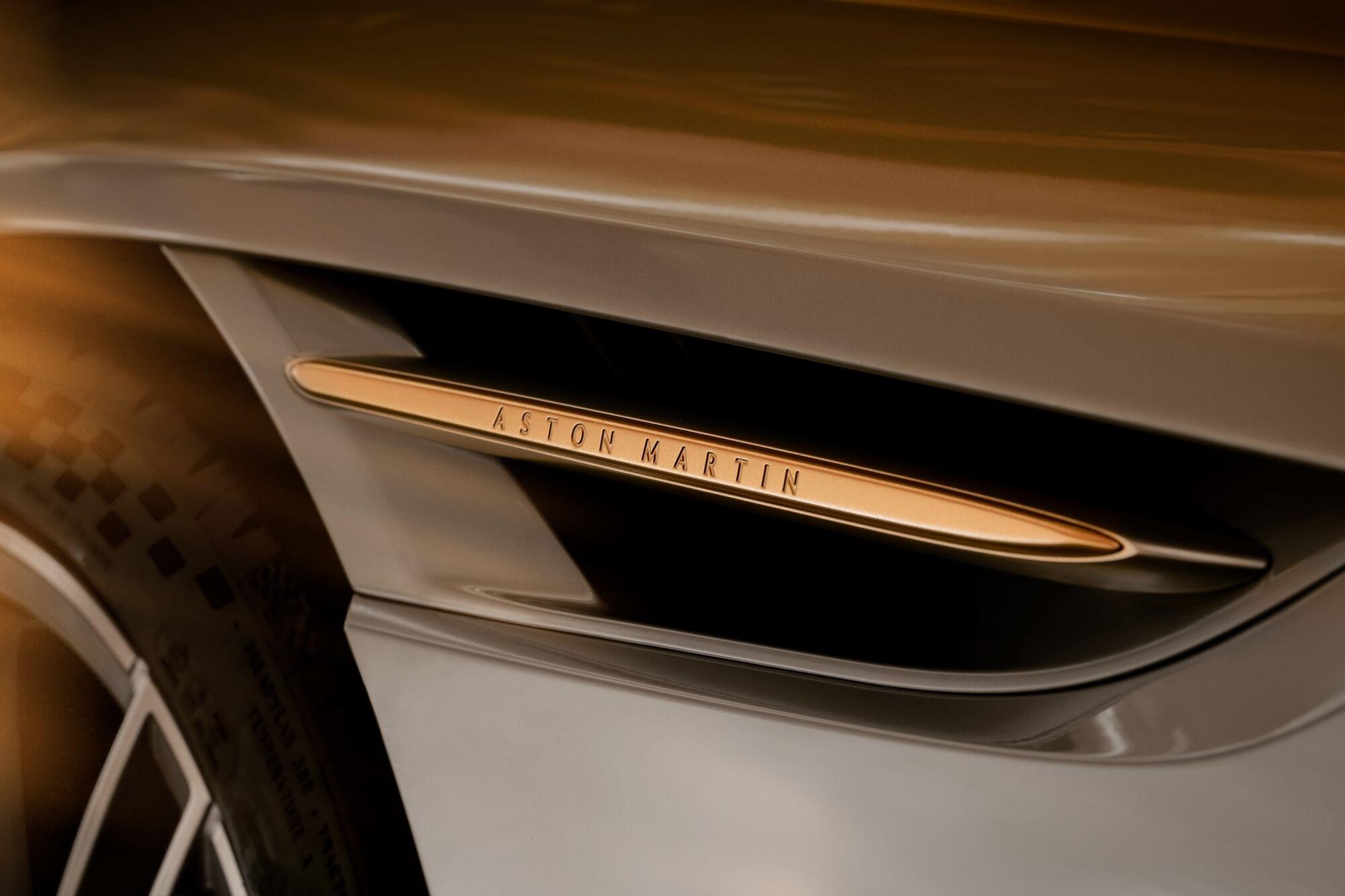 Aston Martin DB12 Coupé 4.0 V8 Bi-Turbo "1 of 60 Goldfinger Edition"_27