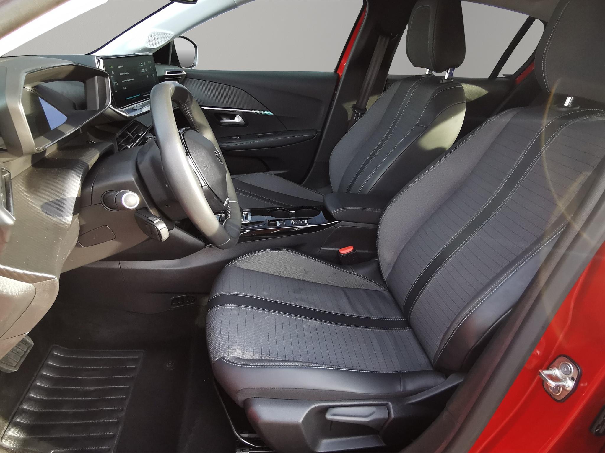 Peugeot 208 e-Allure Pack_6