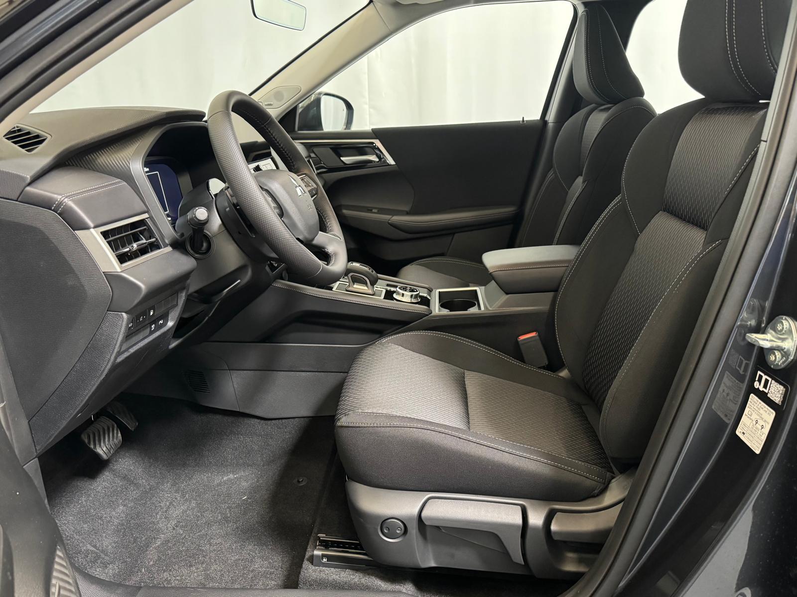 Mitsubishi Outlander 2.4 PHEV Inform 4x4_5