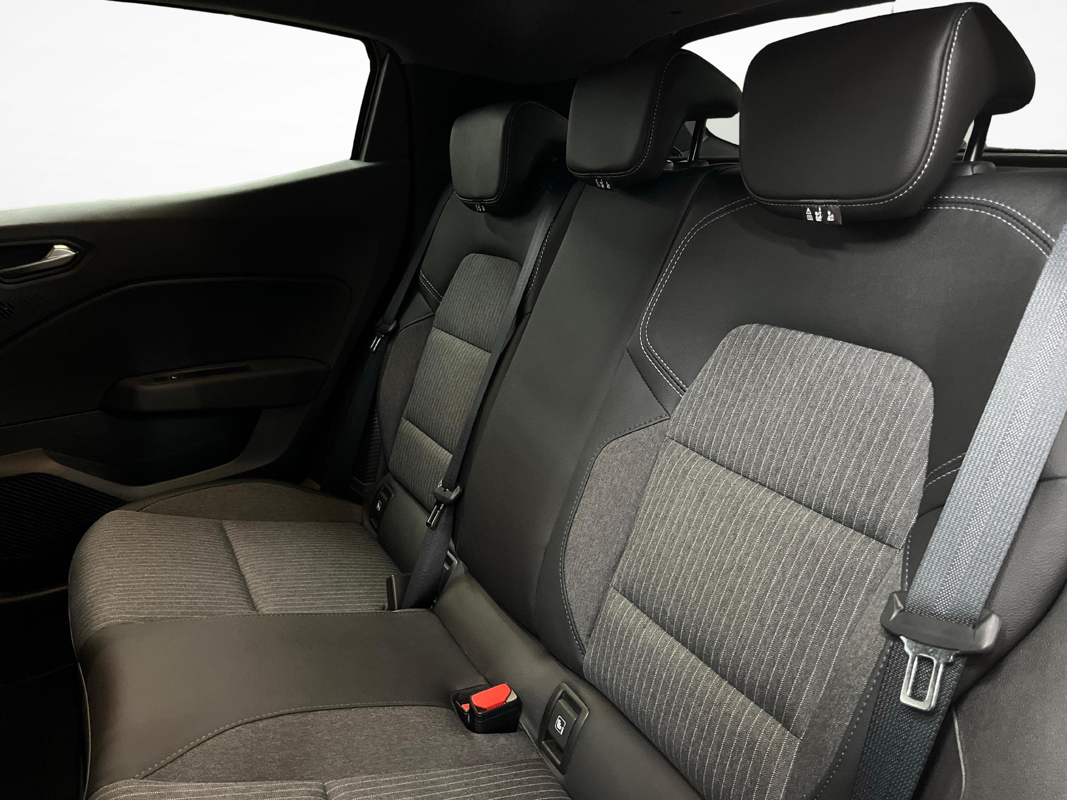 Mitsubishi Colt 1.6 HEV Instyle_11