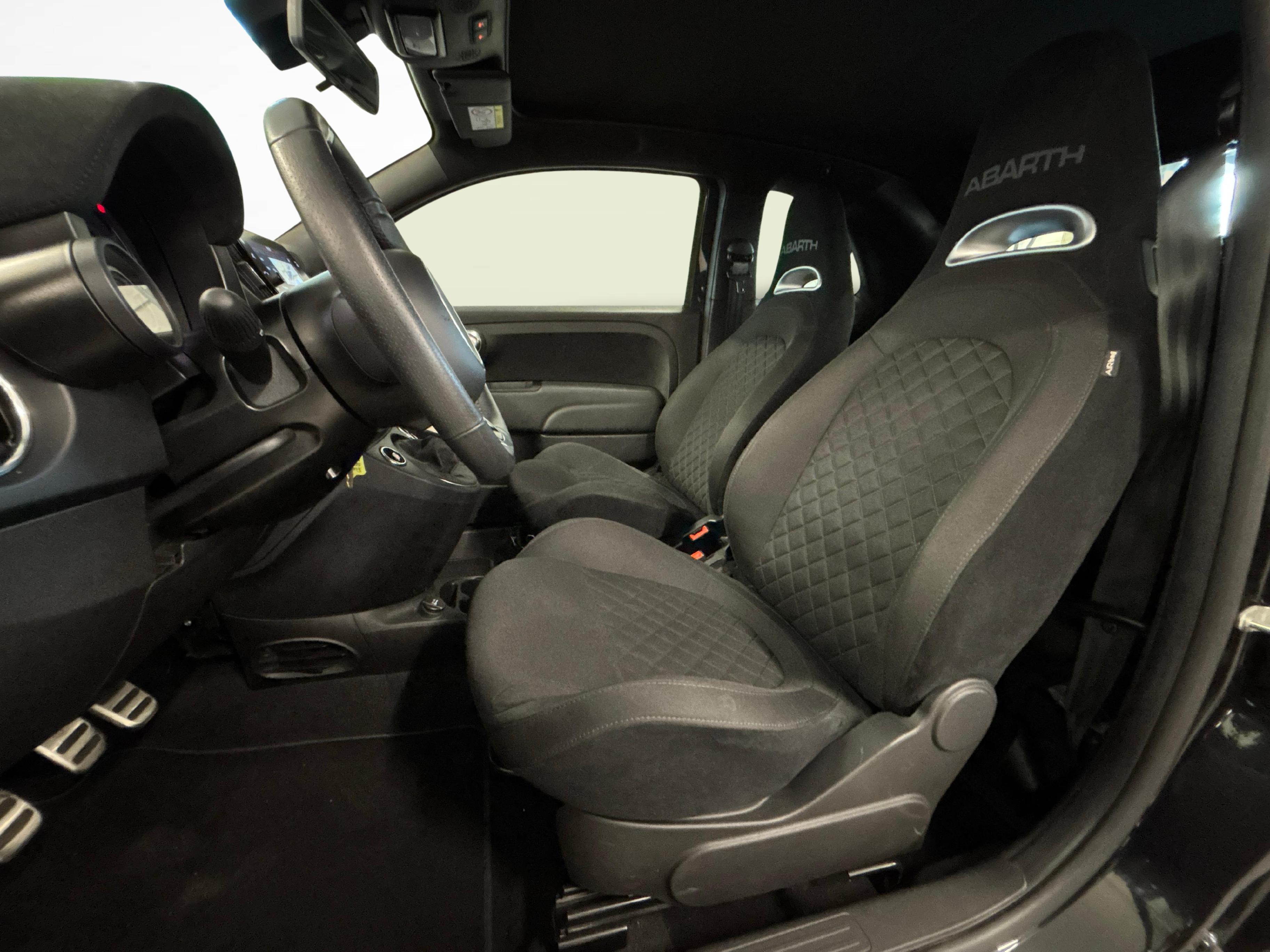 Fiat 595 C Abarth 1.4 T-Jet 165 Premium_12