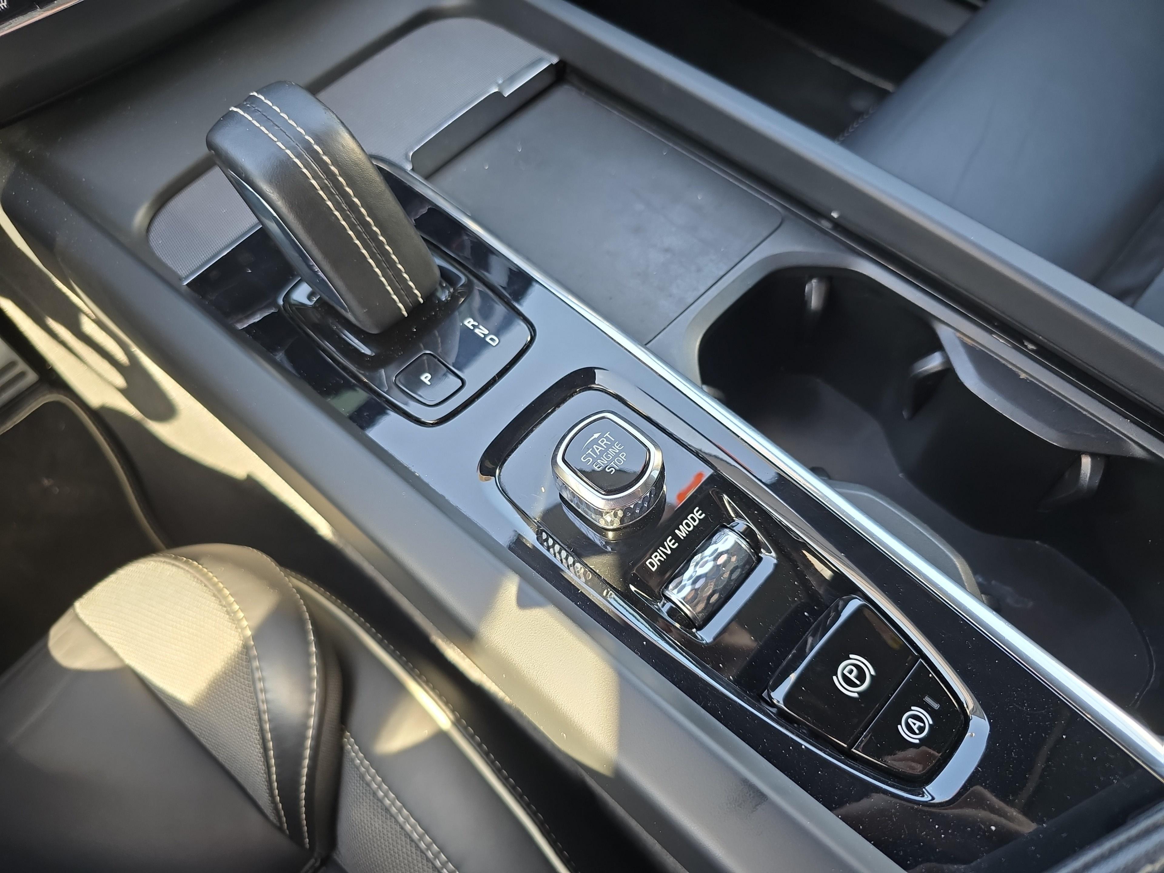 Volvo XC60 2.0 T8 TE Polestar eAWD / ab 0,99% Leasing bei Abschluss einer Protect Autoversicherung_16