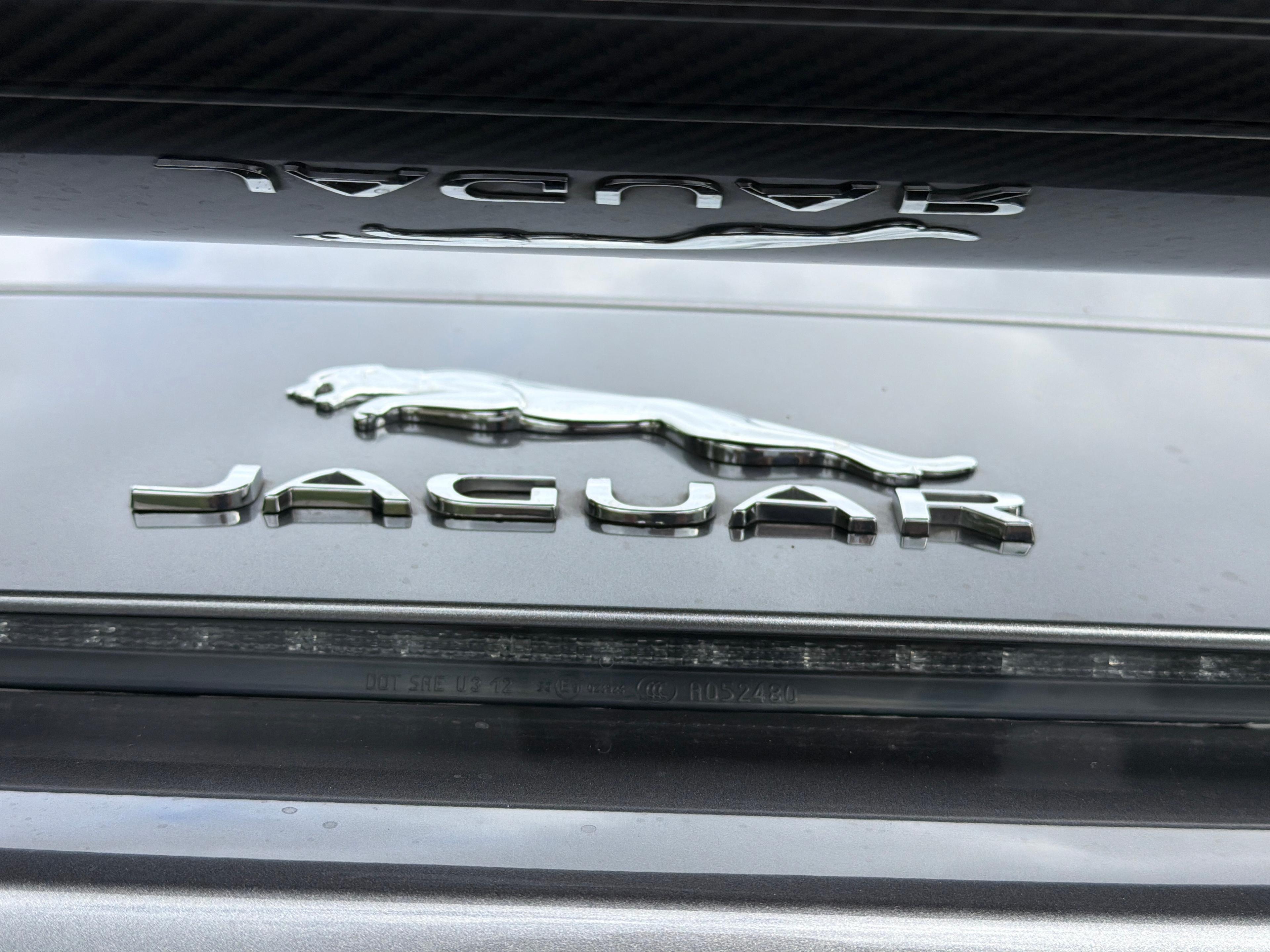 JAGUAR F-Type Convertible 5.0 V8 SVR AWD 575 PS_19