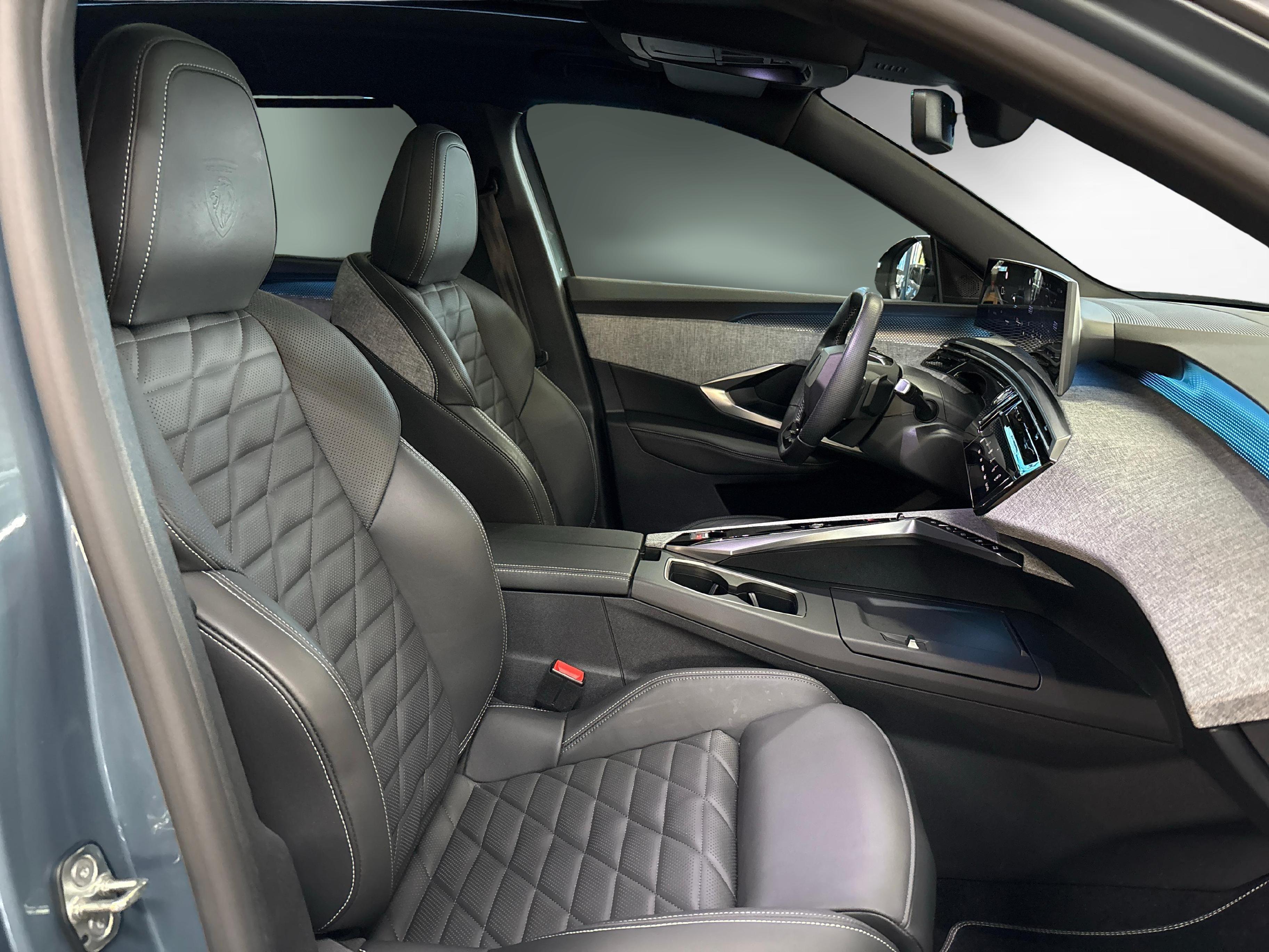 Peugeot 5008 1.2 Hybrid GT_11