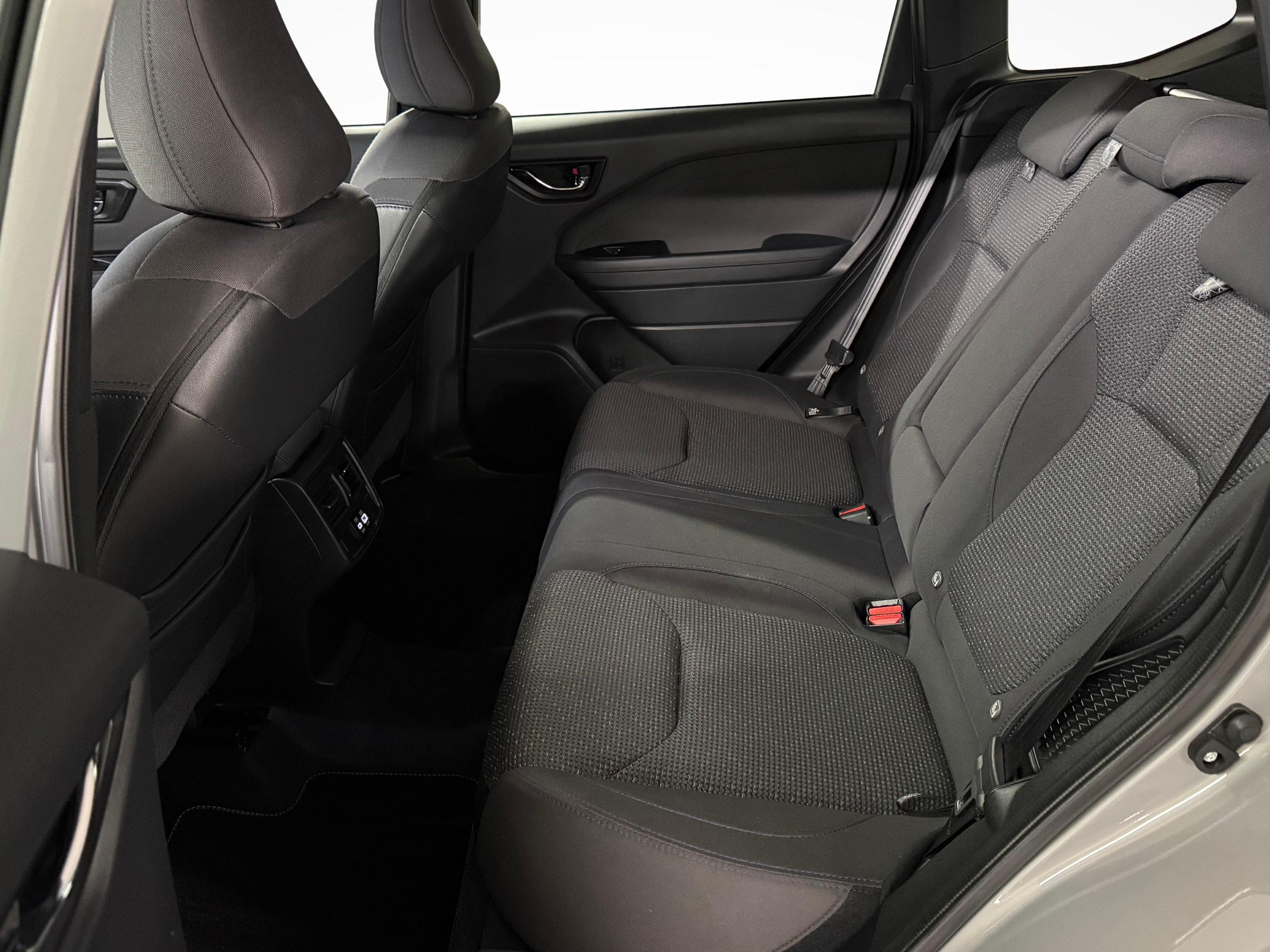 Subaru Forester Station 2.0i e-Boxer Swiss Plus_11