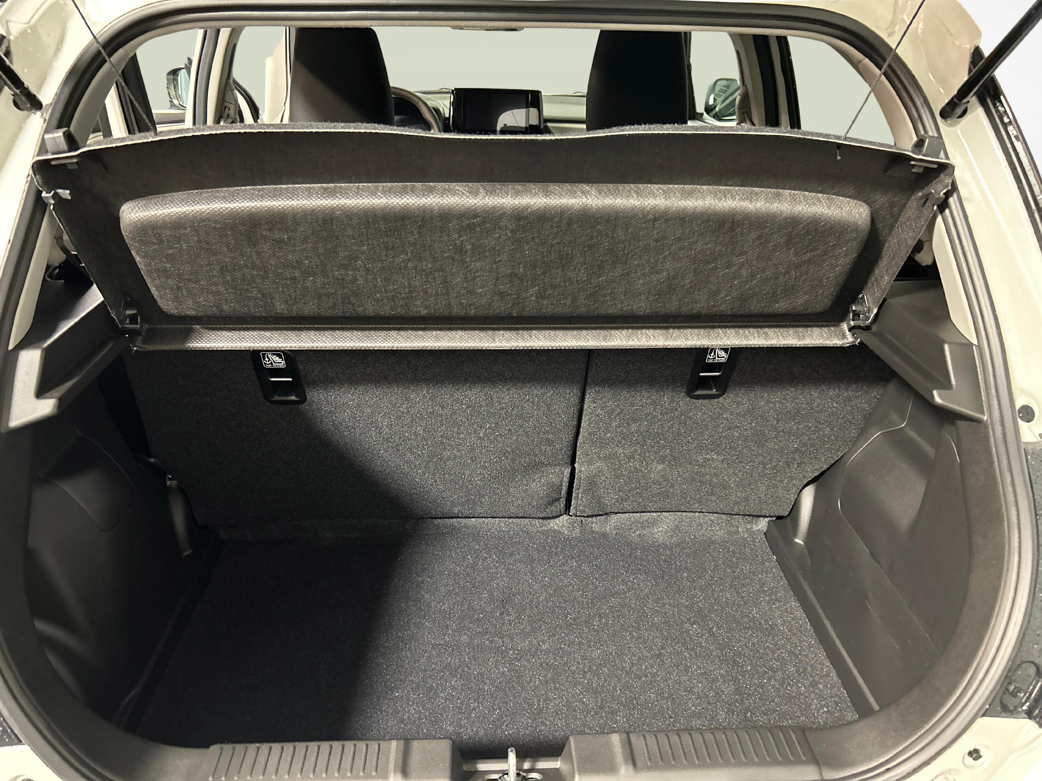 Suzuki Swift 1.2 1st Edition Top Hybrid 4x4_12