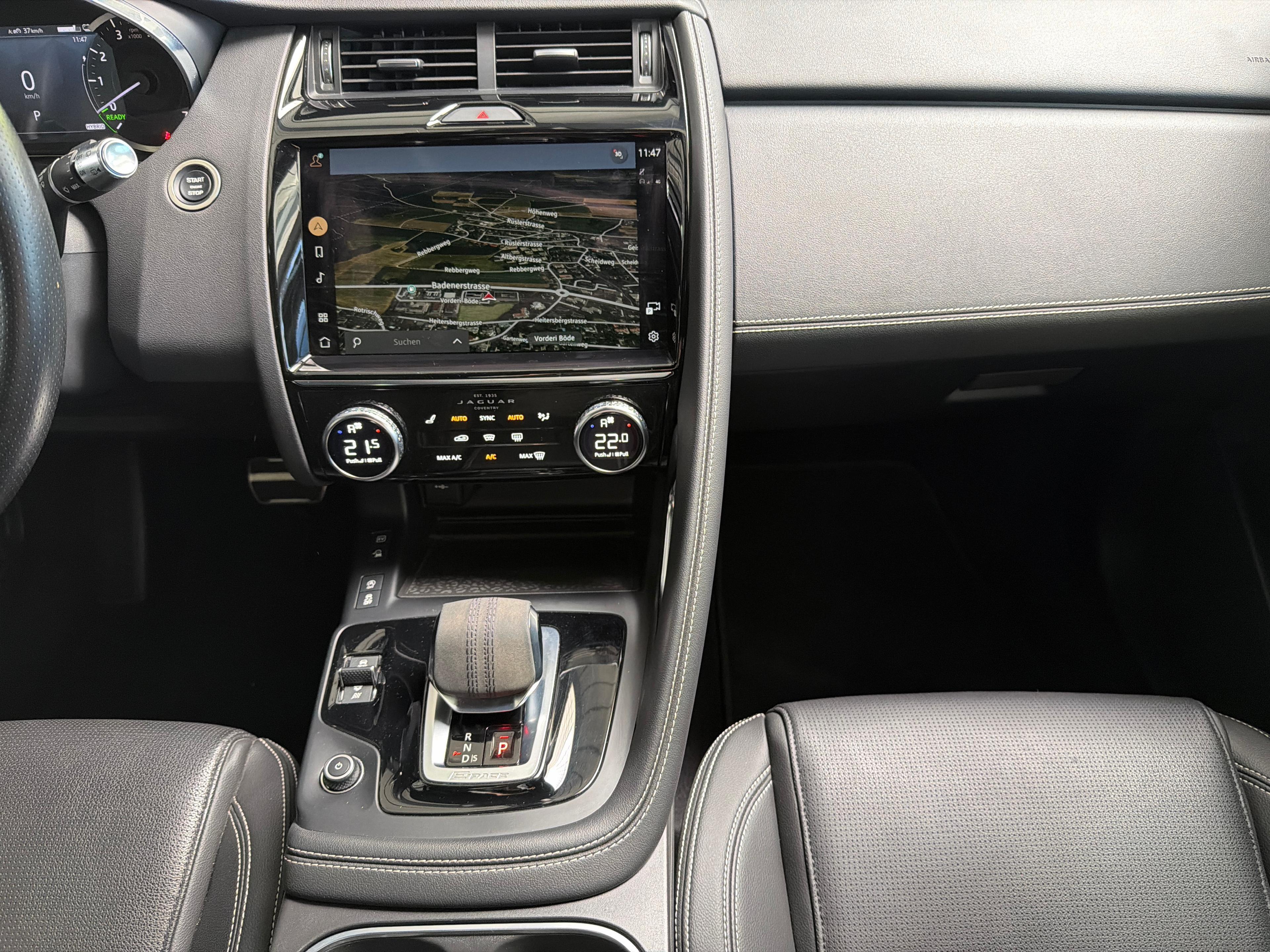 JAGUAR E-Pace 1.5 T 300e R-Dynamic SE AWD Plug In Hybrid_13