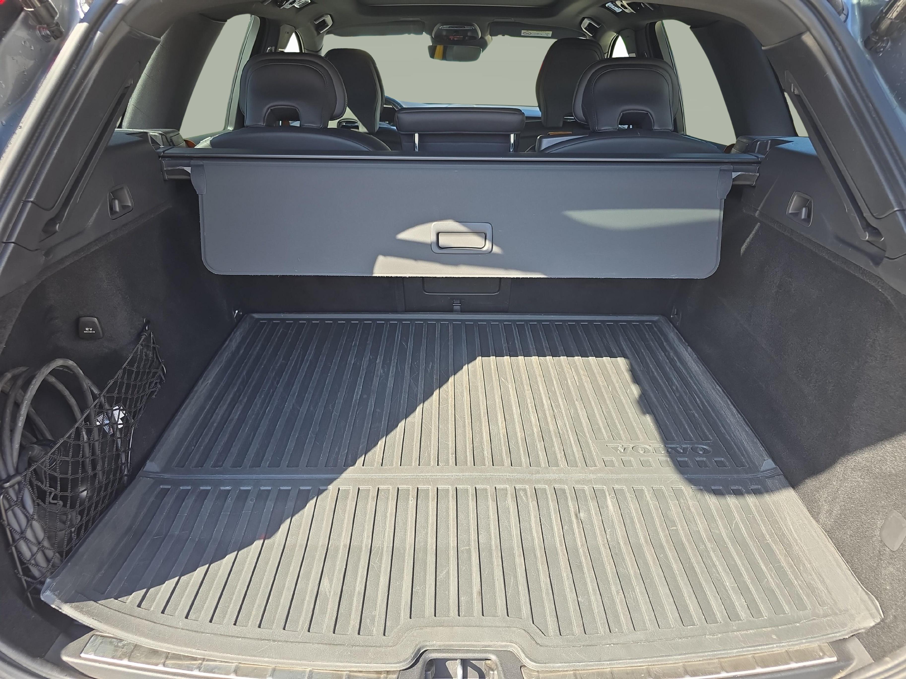 Volvo XC60 2.0 T8 TE Polestar eAWD / ab 0,99% Leasing bei Abschluss einer Protect Autoversicherung_12