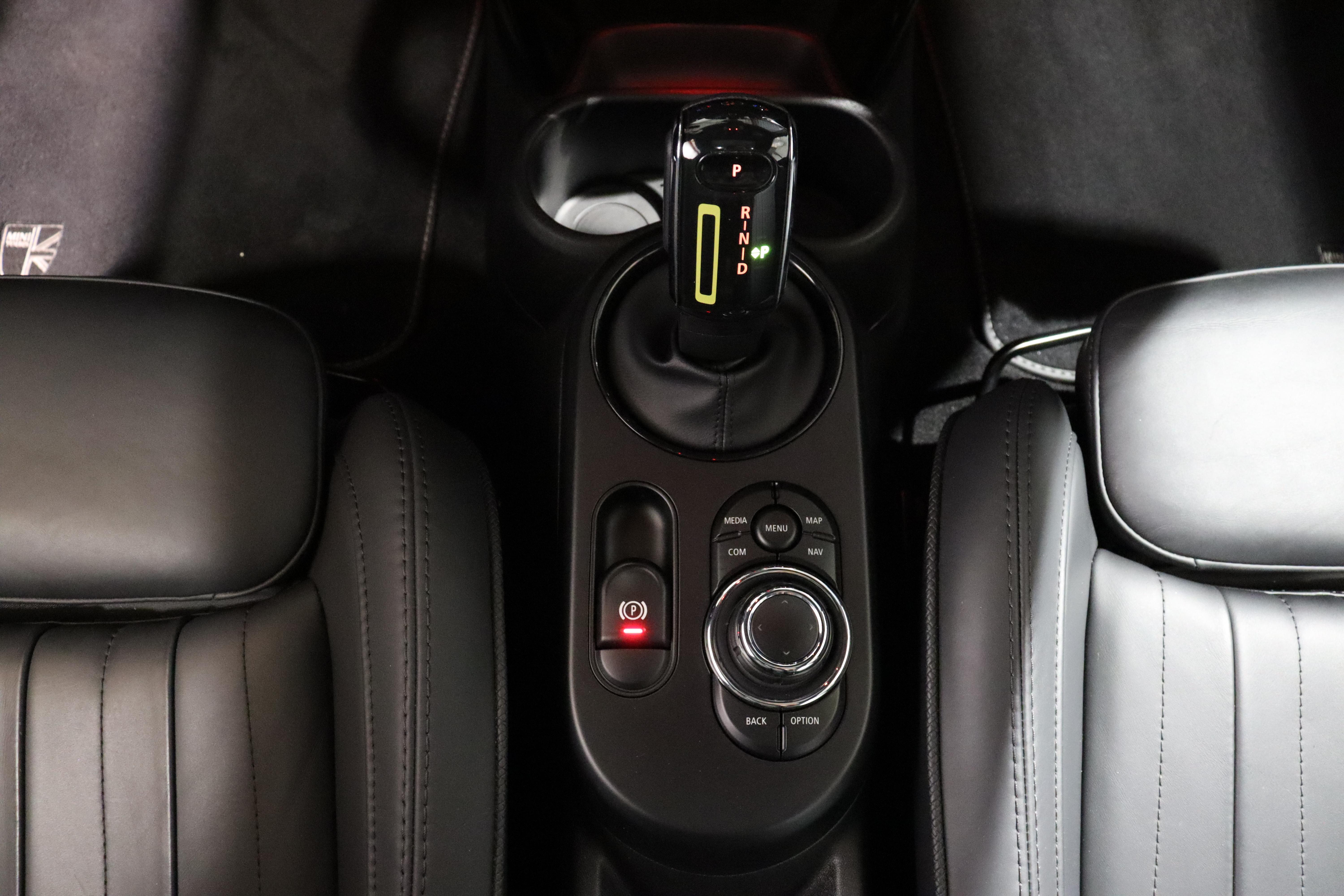 MINI F56 Cooper SE_11