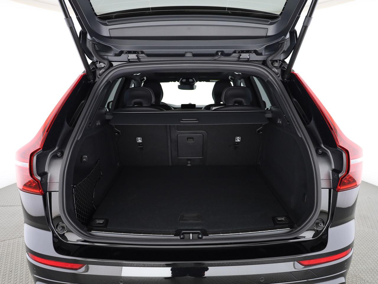 Volvo XC60 2.0 B5 MH Black Edition AWD_16