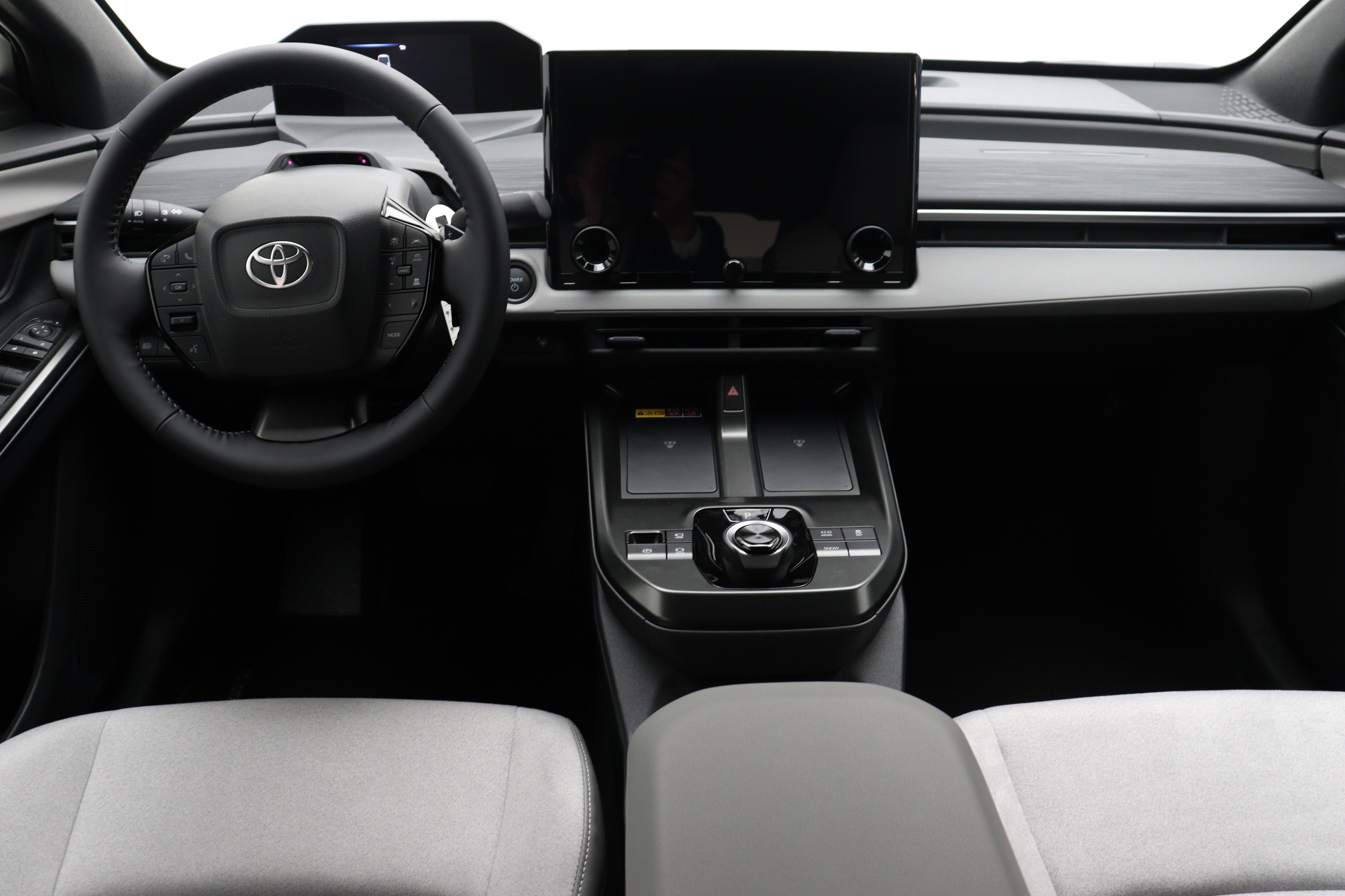 Toyota C-HR+ Premium AWD_10