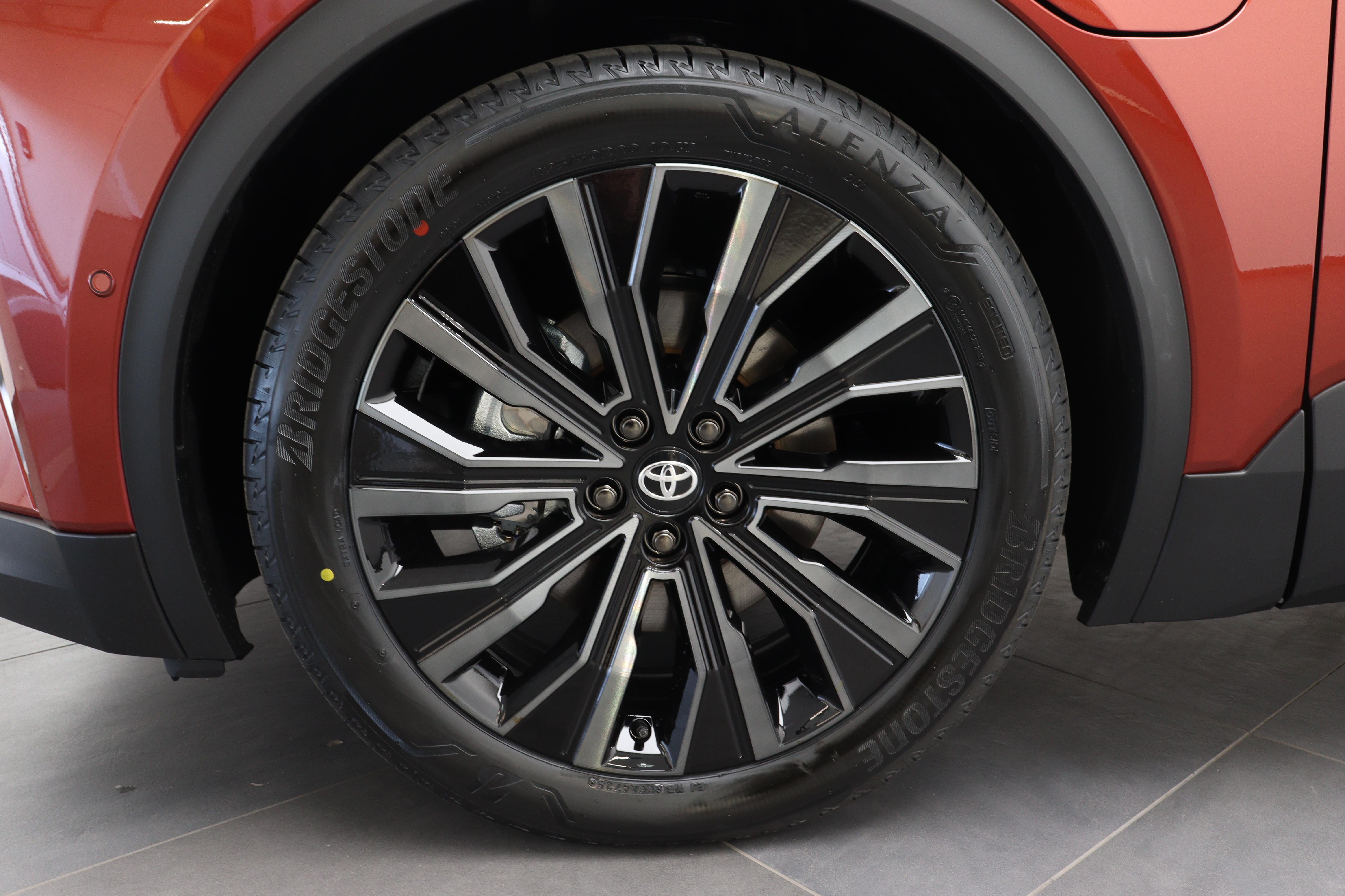 Toyota C-HR+ Premium AWD_7