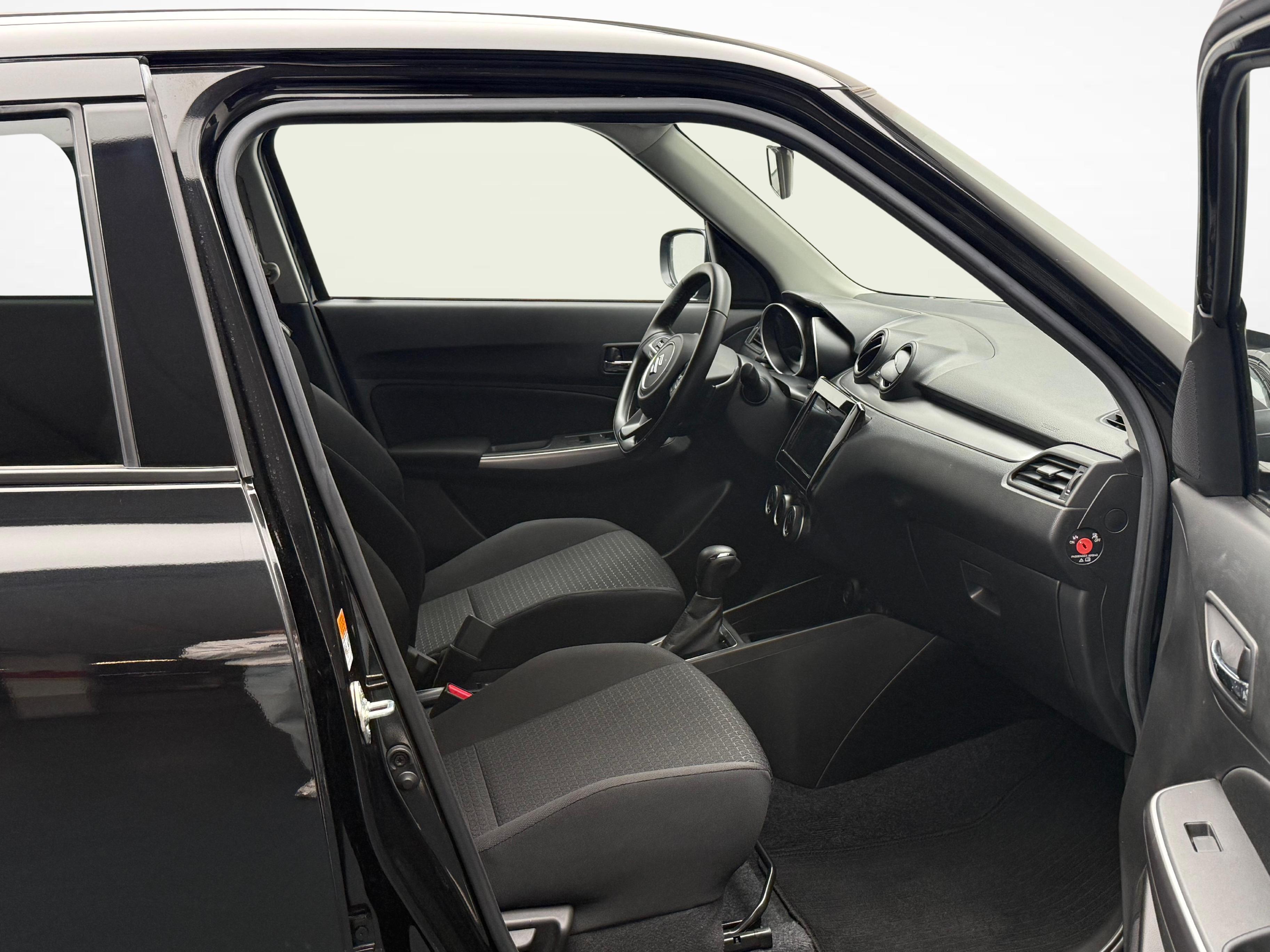Suzuki Swift 1.2 Compact Top Hybrid_10