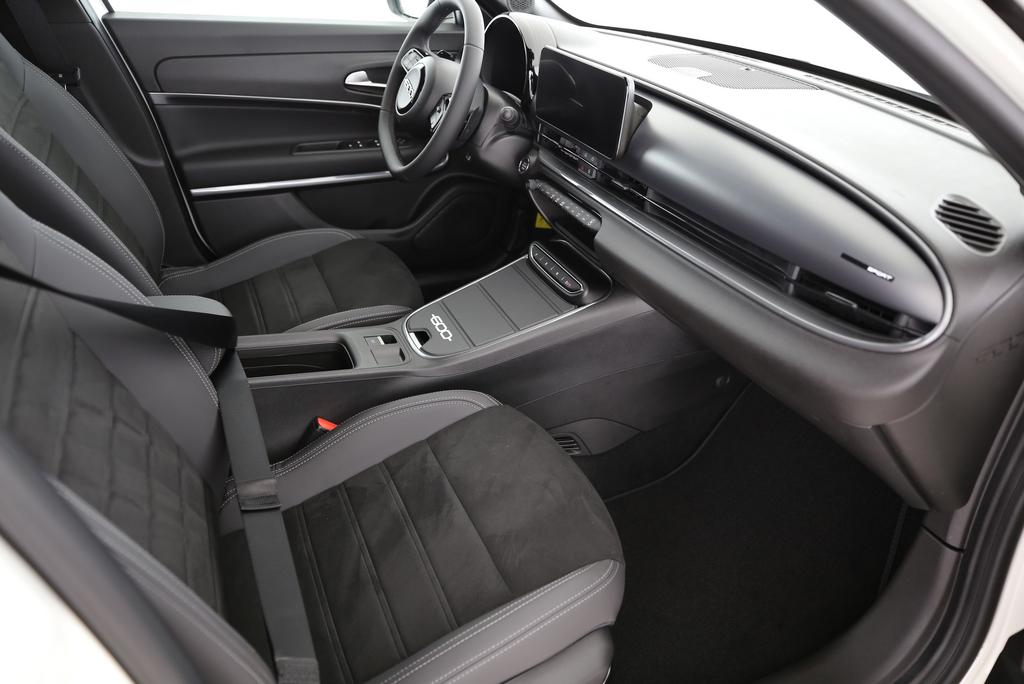 Fiat 600 1.2 Hybrid 145 Sport_7
