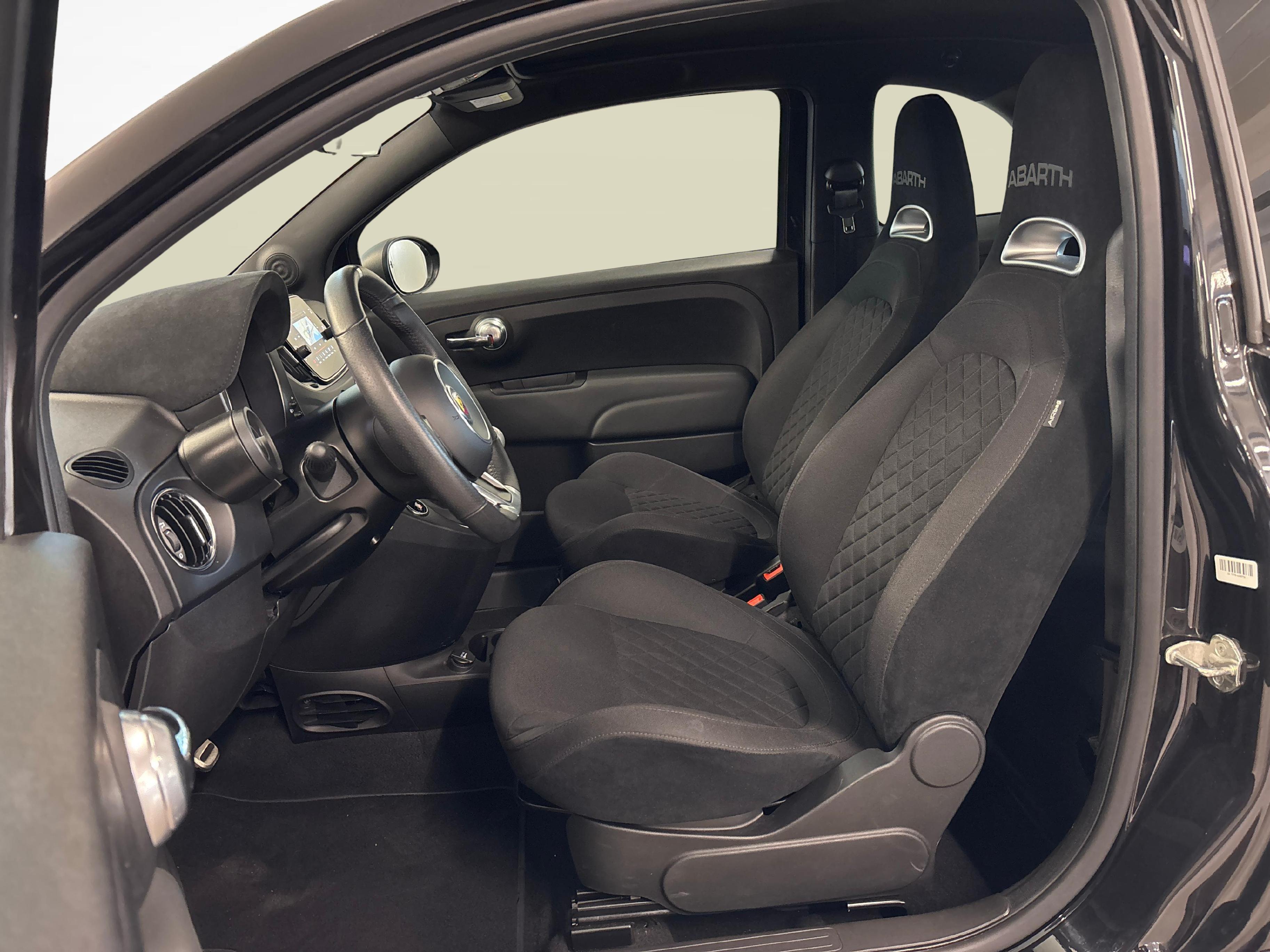 Fiat 595 C Abarth 1.4 T-Jet 165 Premium_11