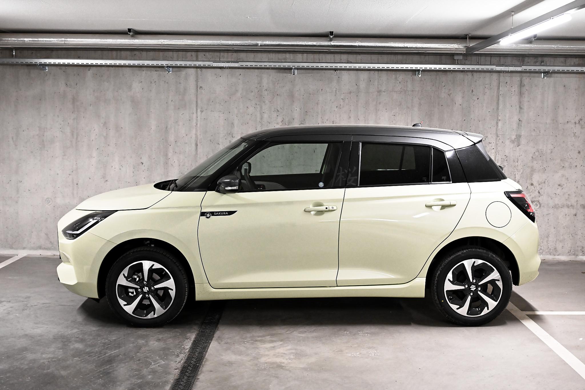 Suzuki Swift 1.2 Sakura Top Hybrid 4x4_4