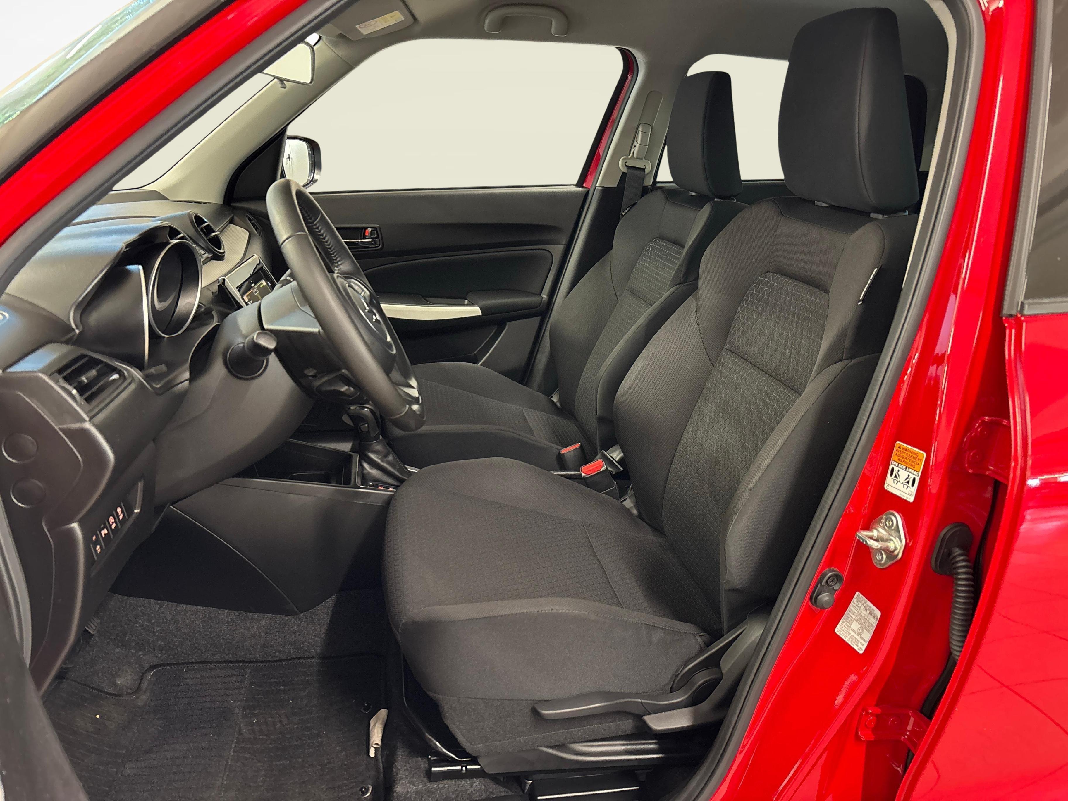 Suzuki Swift 1.2 Compact+ Hybrid_9