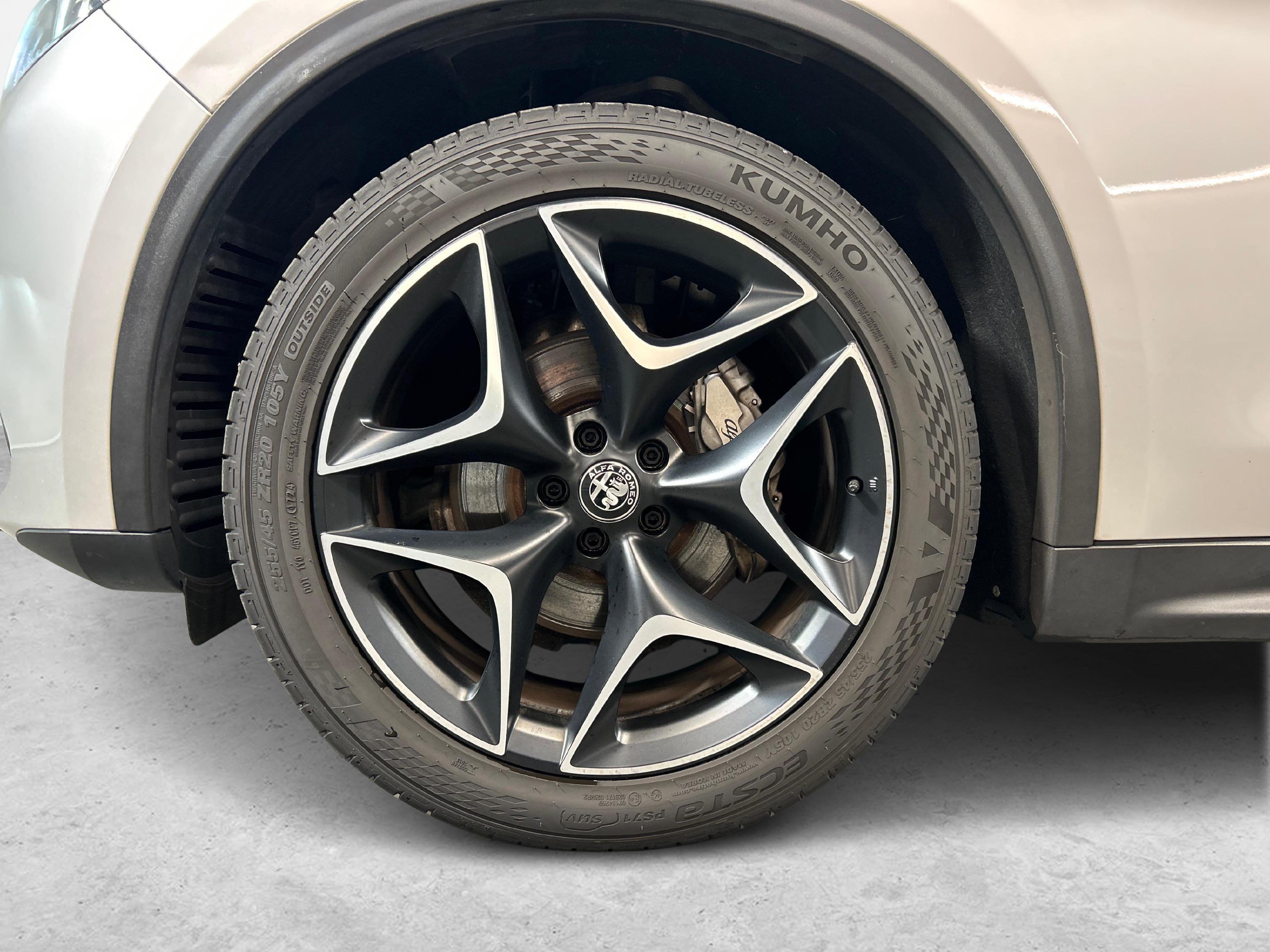 Alfa Romeo Stelvio 2.0 Q4 Super_11